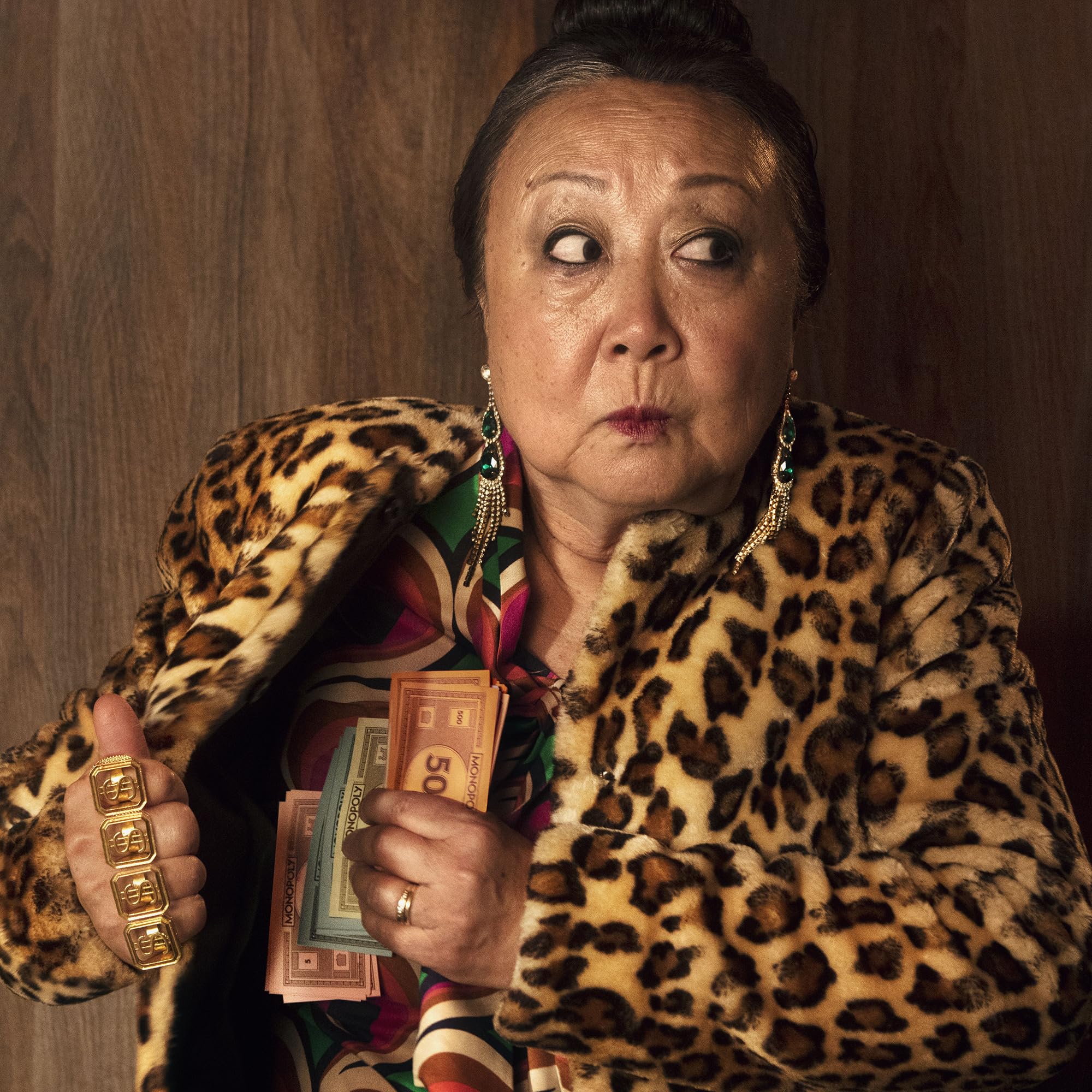 Monopoly Basisspiel mit Aufbewahrungsfach und größeren Spielfiguren - Deutsche Fassung 9