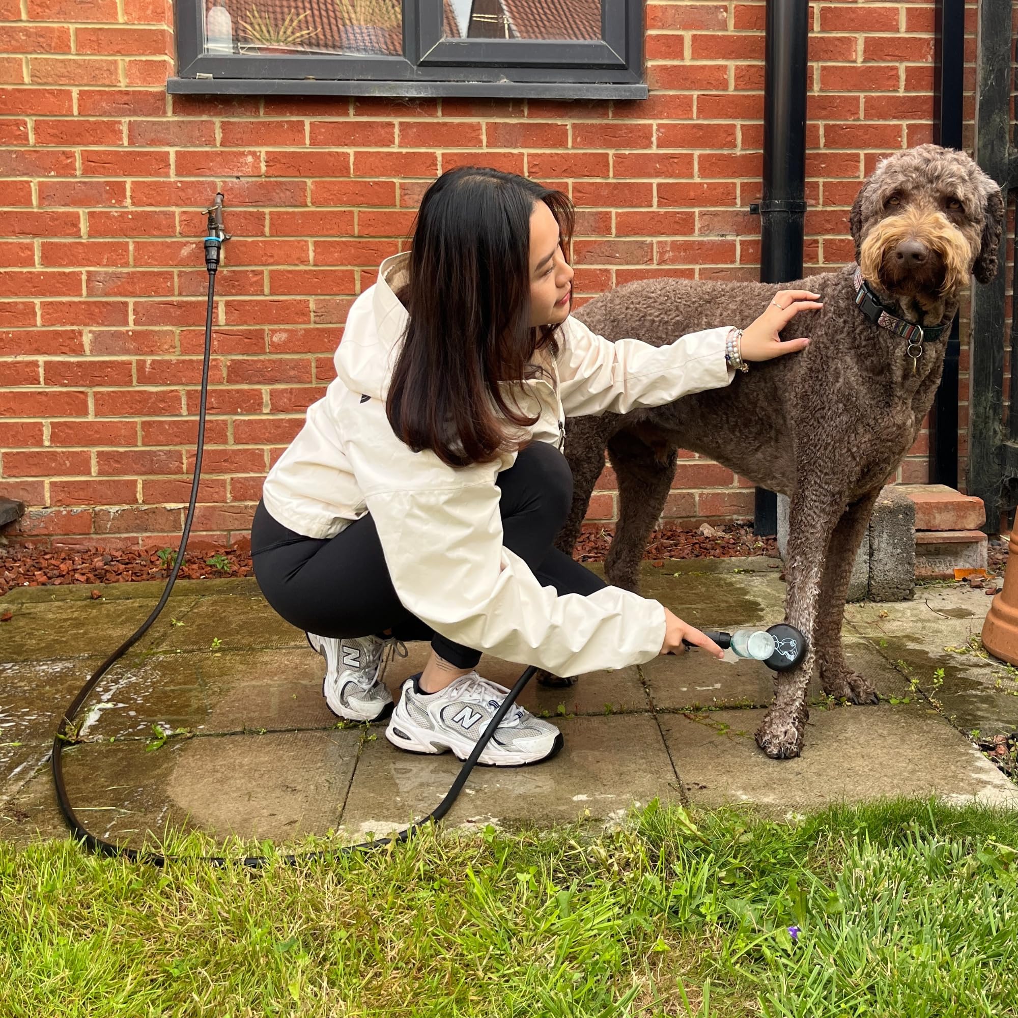 Mud Daddy Brush & Tap Kit Supplied with Shampoo Dispenser Pet Washing Device, 3 Metre Hose, Hose Attachment