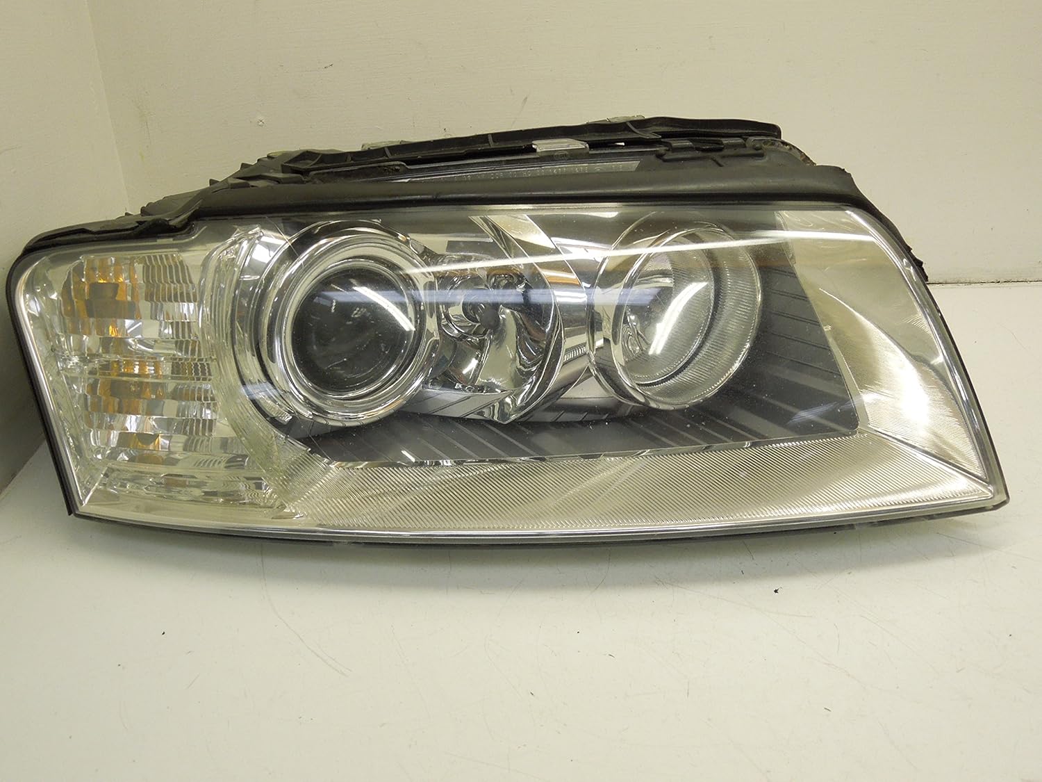 Audi A8 D3 OS Right Xenon Adaptive Headlight with Cornering Light Amazon.co.uk Car & Motorbike