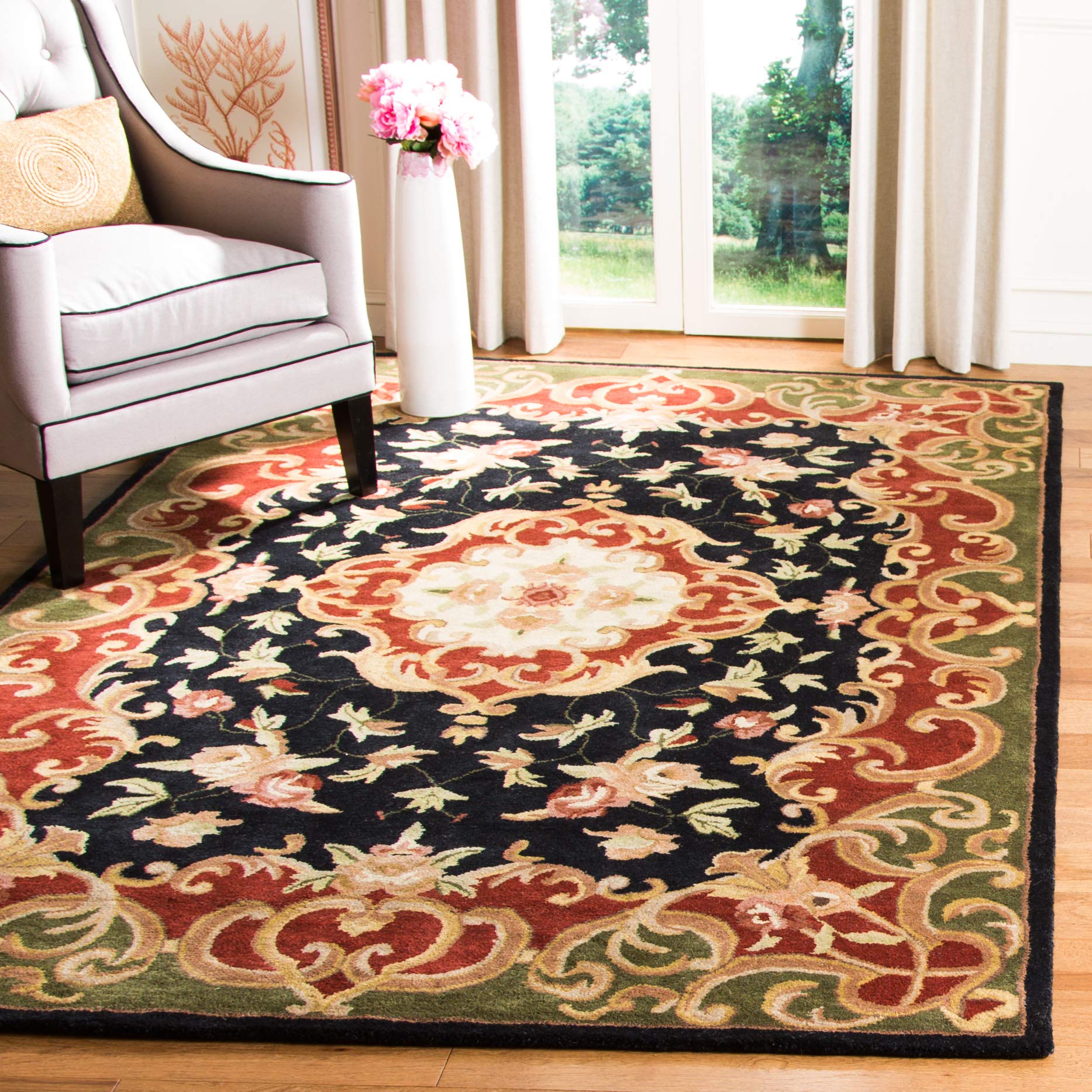 SAFAVIEH Classic Collection Area Rug - 7'6" x