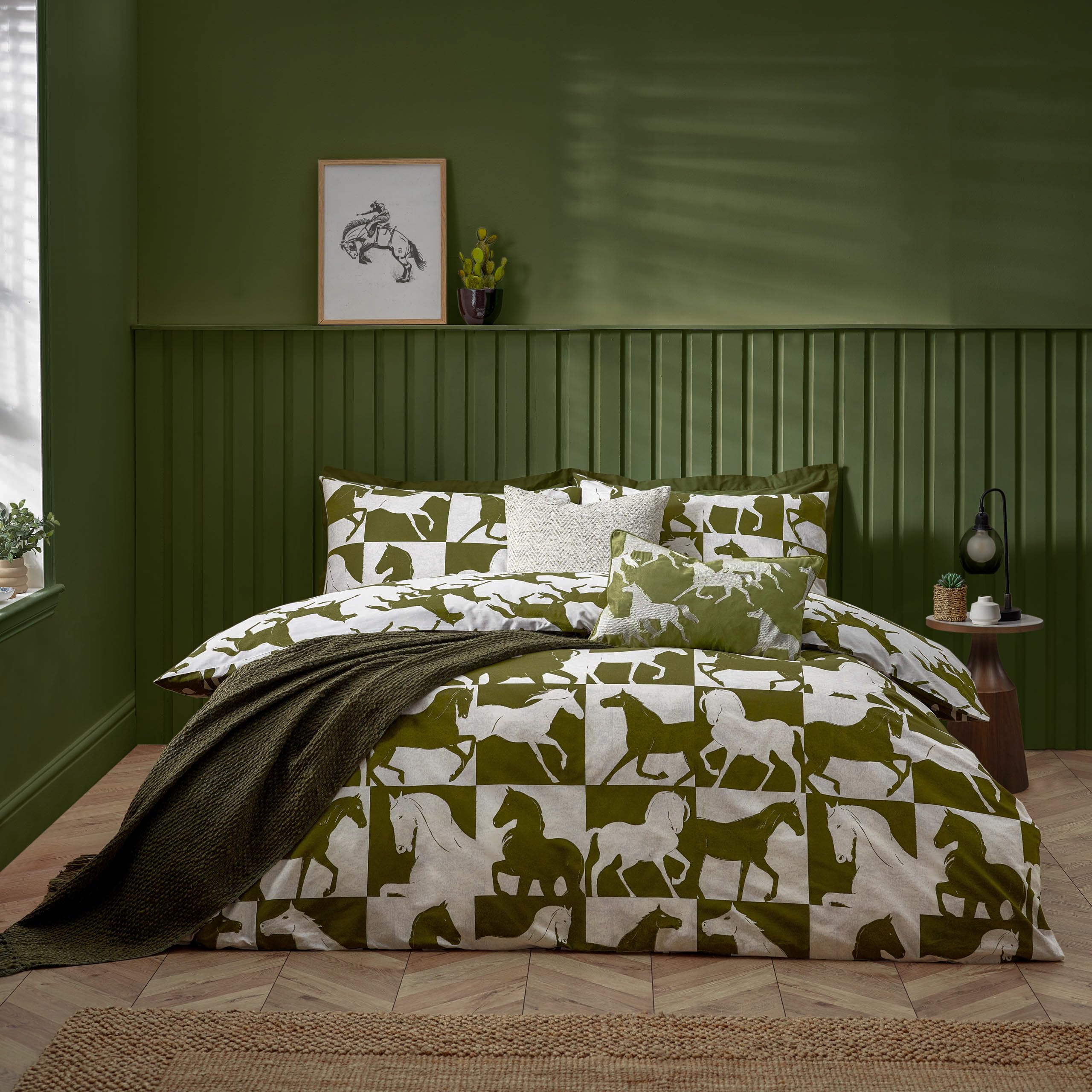 furn. Herve Reversible Duvet Cover Set – Wild Horses Statement Bedding (Olive – King U.K. Standard)