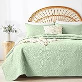 WURUIBO Light Green Quilt Set Twin Size, Embossing Microfiber Bedspreads with Pillow Sham, Ligthweight Breathable Thin Coverlet, Reversible Bedding Set for All Season (1 Quilt, 1 Pillow Sham)