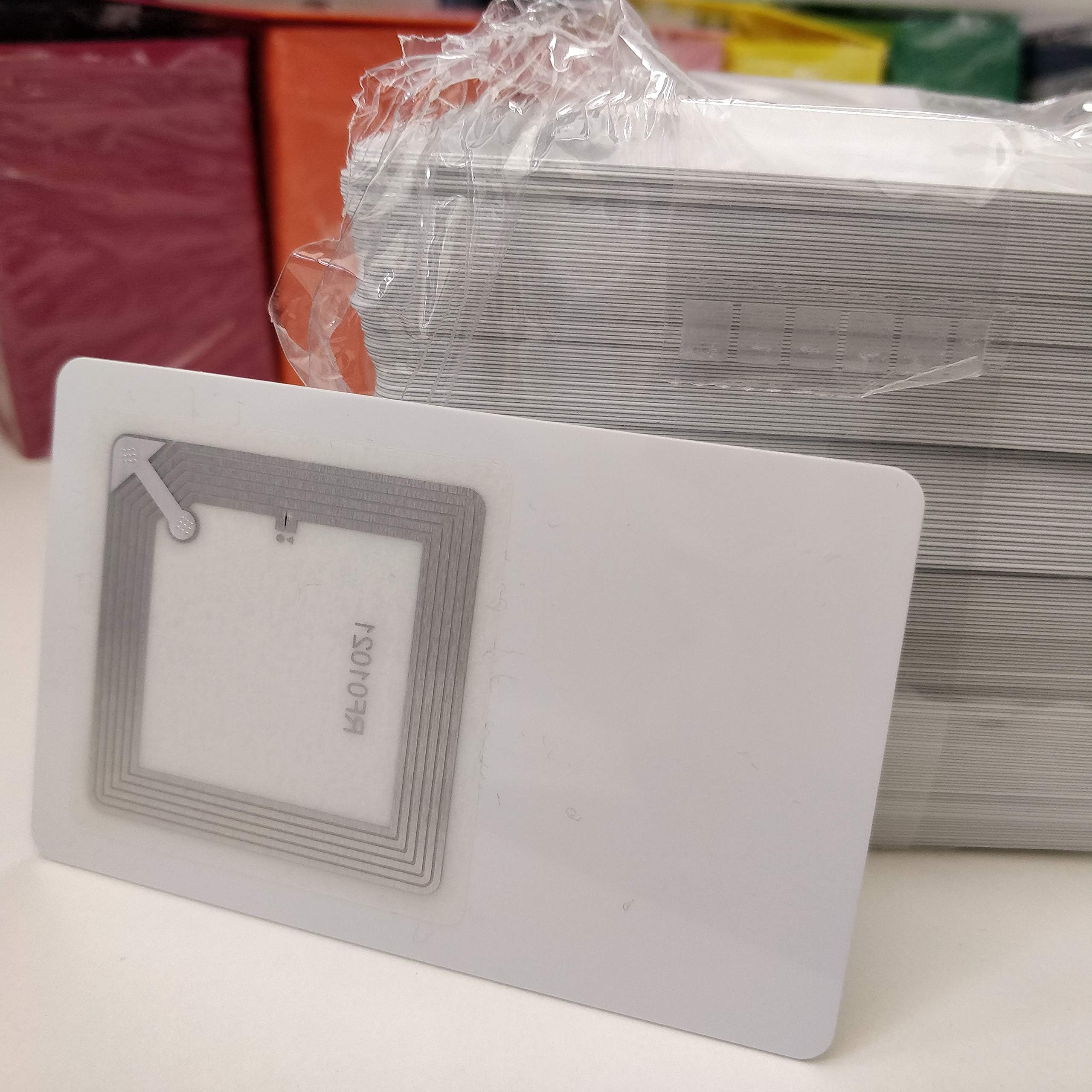 8x NFC Visit Cards Tags | NXP Chip NTAG215 | 504 Bytes Memory | colored Hard PVC Business Cards | High Scan Strength (White)