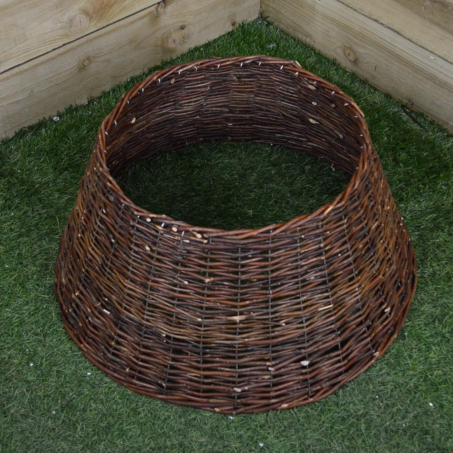 Плетение юбки для елки из ротанга. Плетеная корзина для елки коричневая 28х65 см house of seasons. Корзина для елки плетеная. Ведро для плетения из ротанга. Как сплести из ротанга для елки.