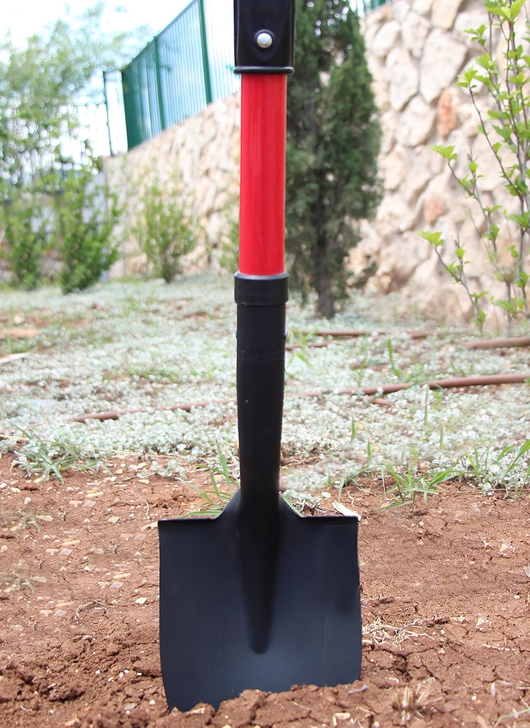 TABOR TOOLS Shovel with Round Point Blade and Comfortable D Grip 20 Inch Fiberglass Handle, Mini Trunk Digging Spade. J211A. (D Handle, Short Shovel)  : Garden & Outdoor