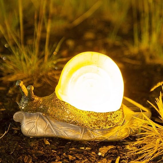 garden mile® Novelty Solar Power Giant Snail Light Ornament Statues Novelty Glowing Shell