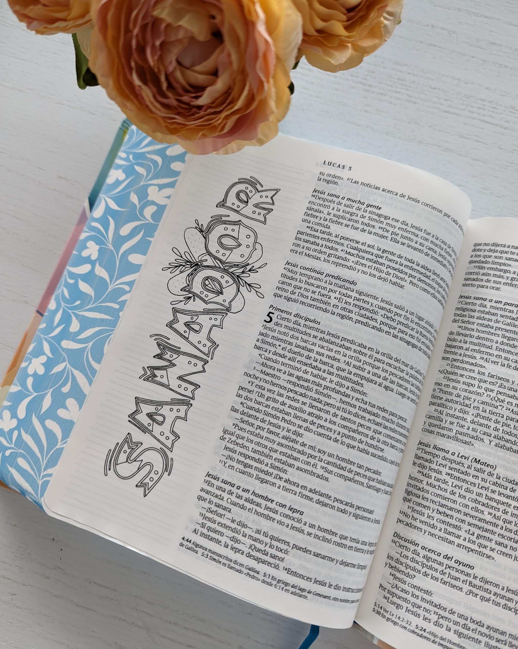 Biblia Inspira NTV (SentiPiel, Paraíso floral): La Biblia que inspira tu creatividad (Spanish Edition)