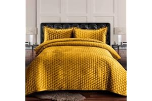 Tribeca Living Velvet King Quilt Set - Three-Piece Honeycomb Stitch Bedding, Super Soft 260GSM Velvet, Oversized Quilt and Two Sham Pillowcases, Gold