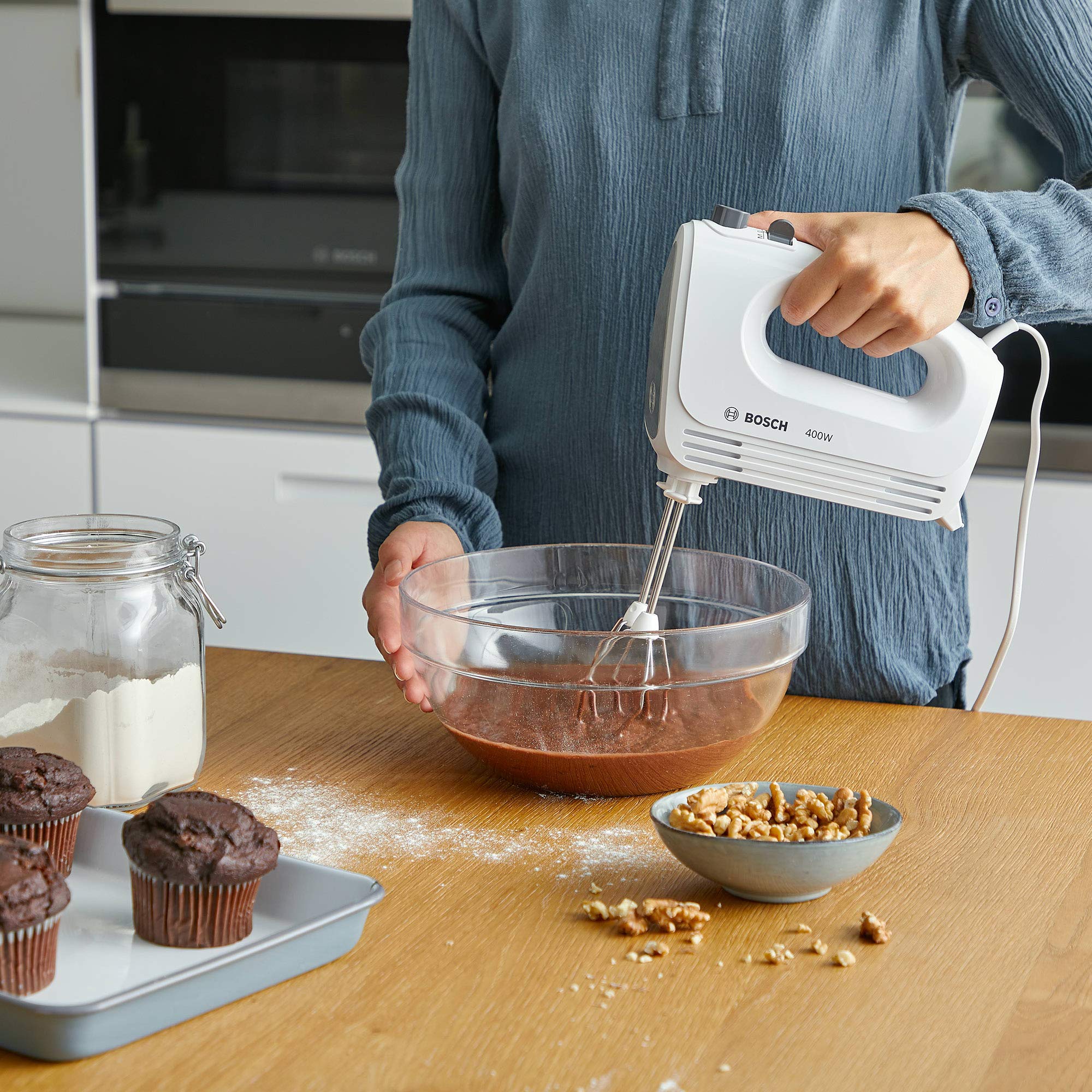 Bosch Handrührgerät, 2 Rührbesen, 2 Knethaken, Edelstahl, spülmaschinenfest, 4 Stufen, Turbostufe, leicht, leise, 400 W, weiß, CleverMixx MFQ24200 5