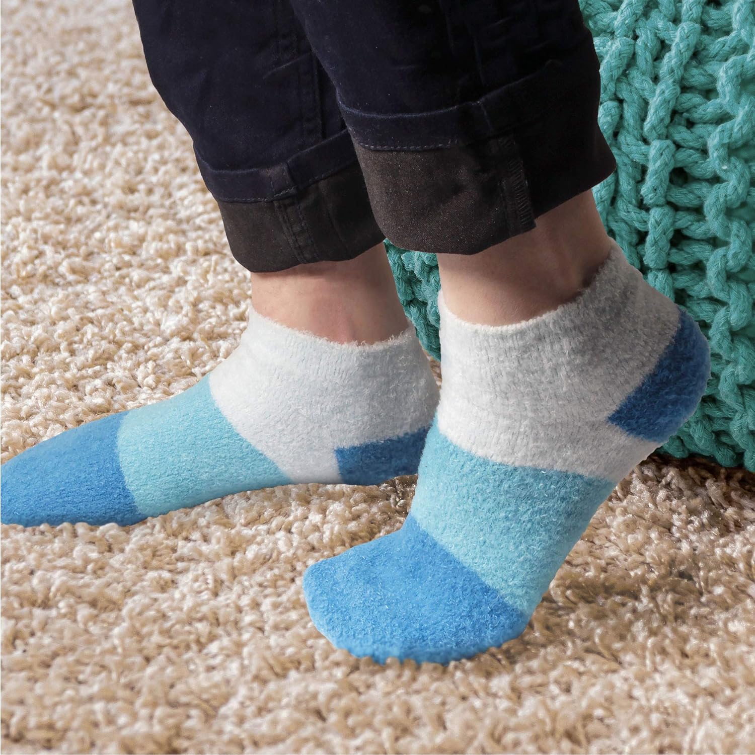 BambooMN Women's Super Aloe Infused Fuzzy Nylon Socks: Clothing