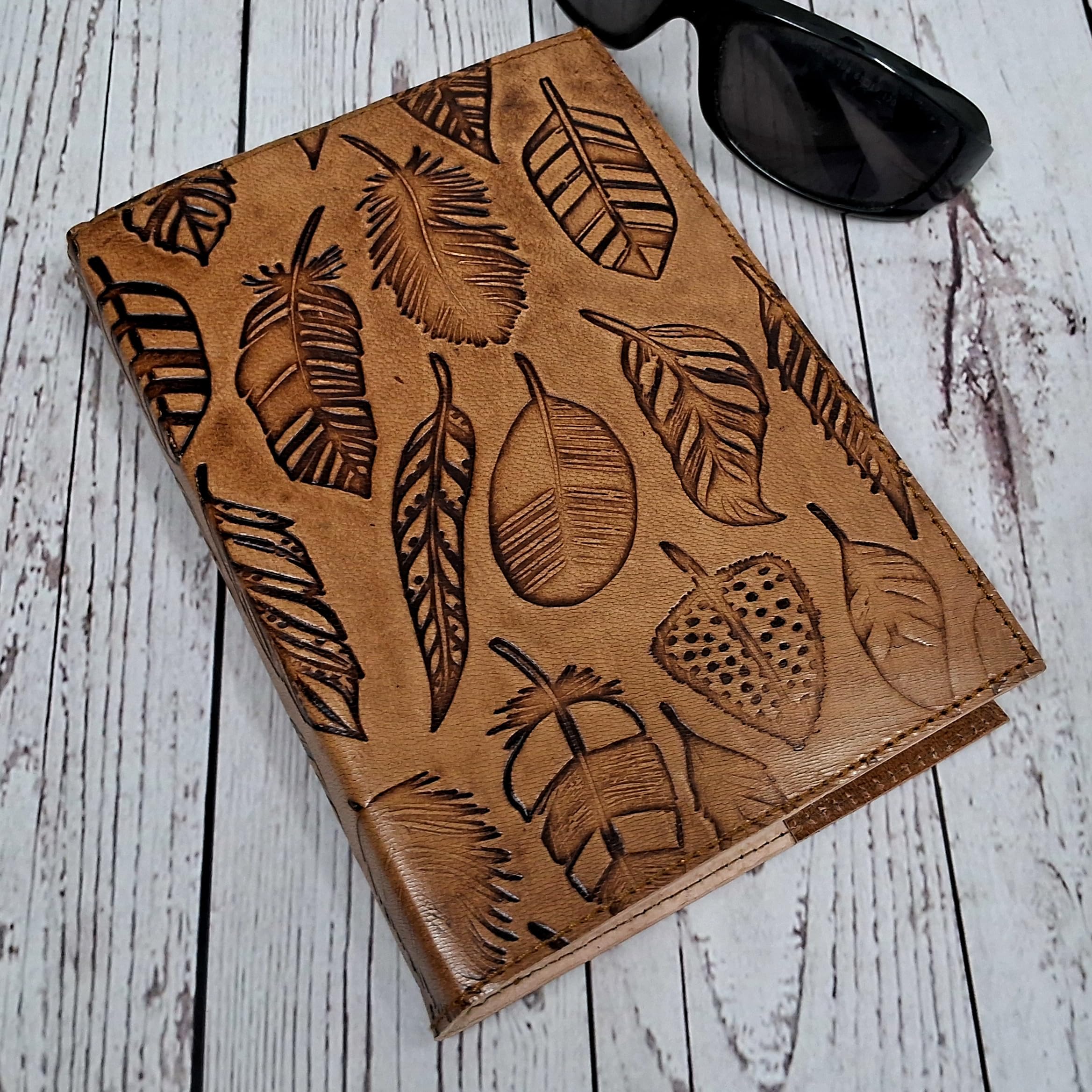 Purpledip Leather Diary/Journal/Notebook Leafy Trails: Naturally Treated Paper Encased In Leather Cover For Corporate Gift or Personal Memoir (10616)