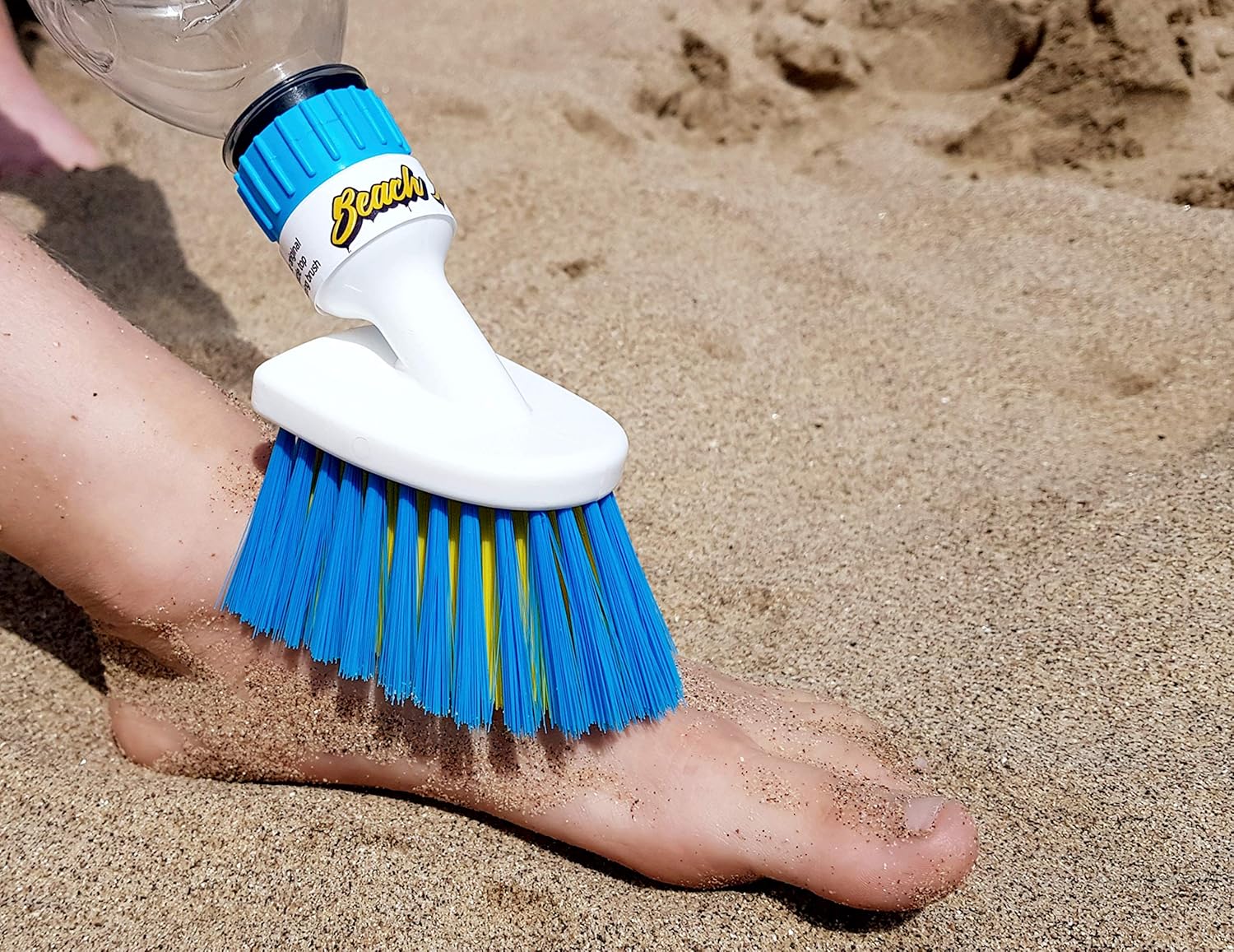 The Beach Mate Foot Cleaning Brush Is The Easiest Way To Clean And Wash Sand From Children S Feet Dogs Paws Pushchair Wheels Deck Chairs Amazon Co Uk Sports Outdoors