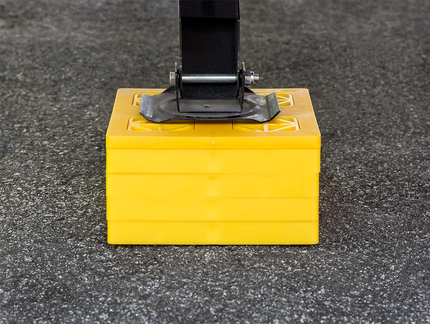 Camco FasTen 2x2 RV Leveling Block For Single Tires, Interlocking Design Allows Stacking To Desired Height, Includes Secure T-Handle Carrying System, Yellow (Pack of 10): Automotive