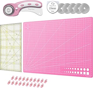 Honey's Heaven 45 mm Rollschneider Stoffschneider Set inkl. Schneideunterlage, Ersatzklingen, Stoffklammern, Patchwork-Lineal (Rosa/Pink, Schneidematte im A3-Format)