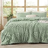 Bedsure Boho Tufted Green Comforter King Size, GentleSoft™ 3 Pieces Boho Farmhouse Decor Bedding, Arch Shabby Chic Bedding for All Seasons, 1 Bed Comforter, 2 Pillow Shams, 104x90 Inches