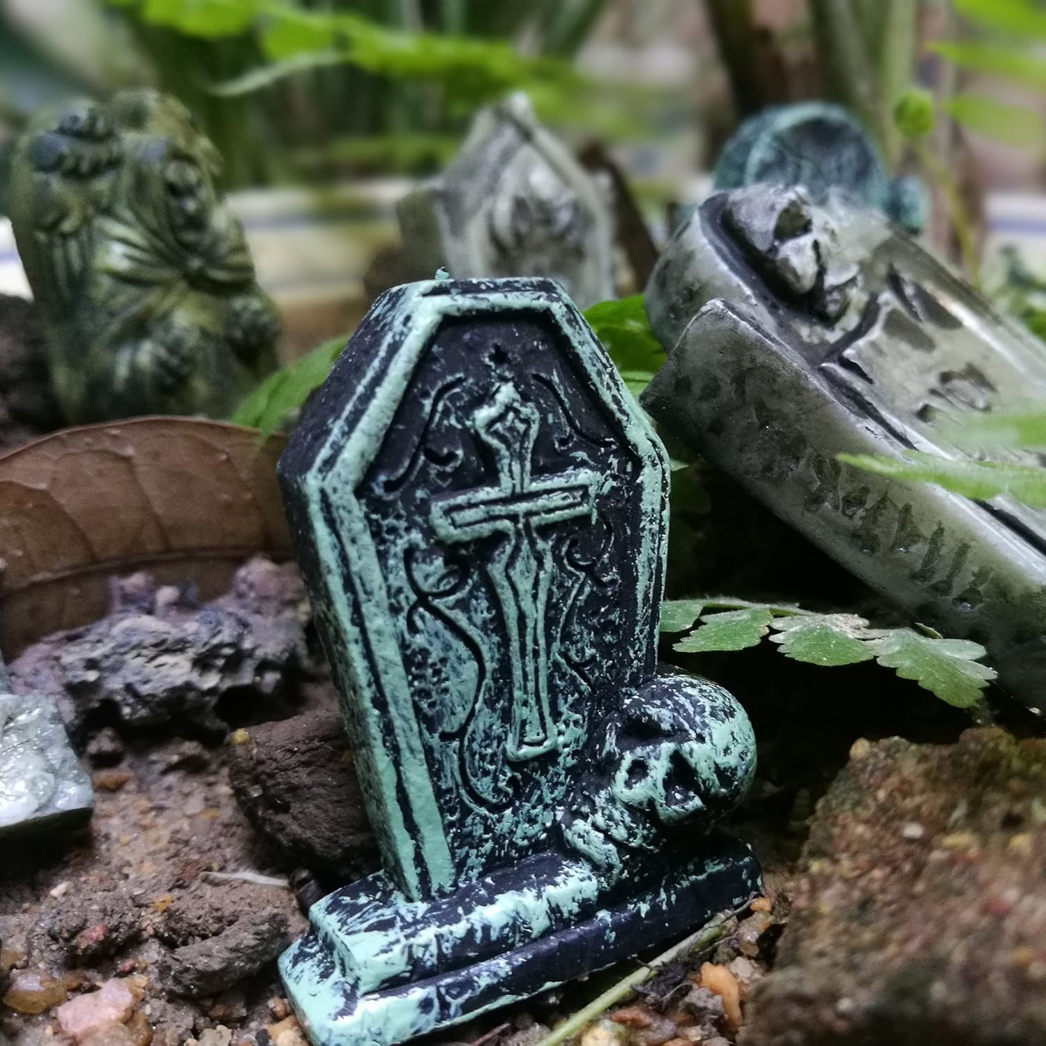 JOYIN Set of 12 Miniature Tombstones for Halloween Decorations : Garden & Outdoor
