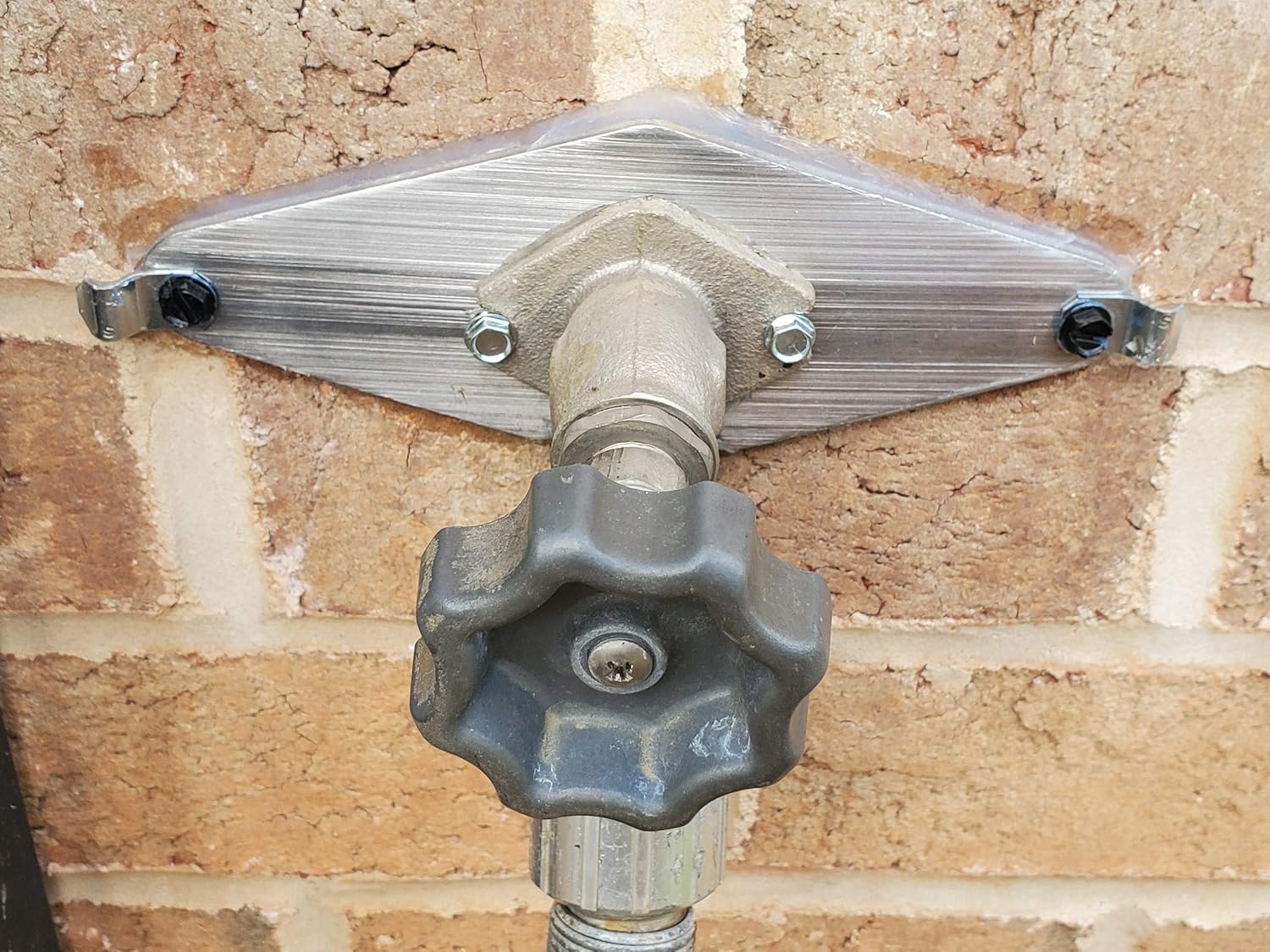 "Hose Bib Buddy" - Spigot Mounting Plate - Anchor it - Without Removing The Faucet. No Plumbing! Any Faucet Old, New, and Shark Bites!: Home Improvement