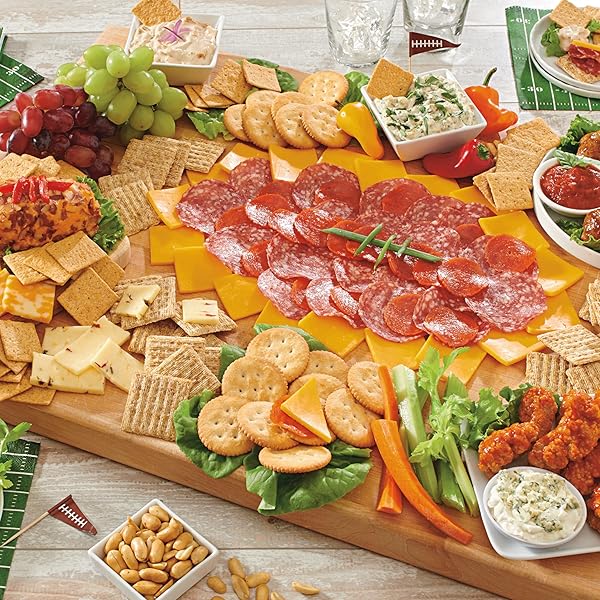 WHEAT THINS SPICY SWEET CHILI SNACKS, WHOLE GRAIN WHEAT CRACKERS, SNACK CRACKERS, 8.5 OZ
