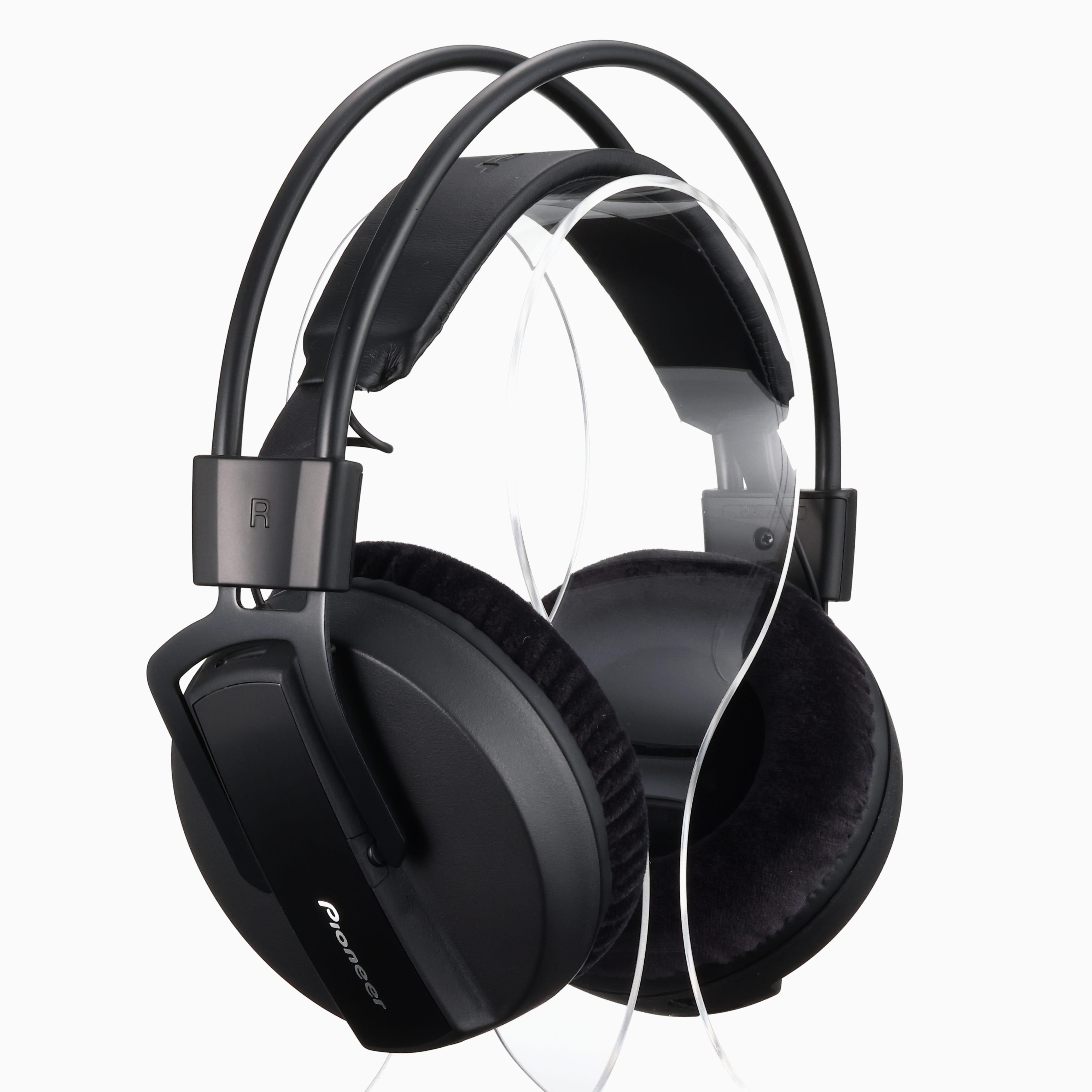 Amazon.com: Pioneer HRM-7 Professional Studio Headphones (Open Box) :  Electronics