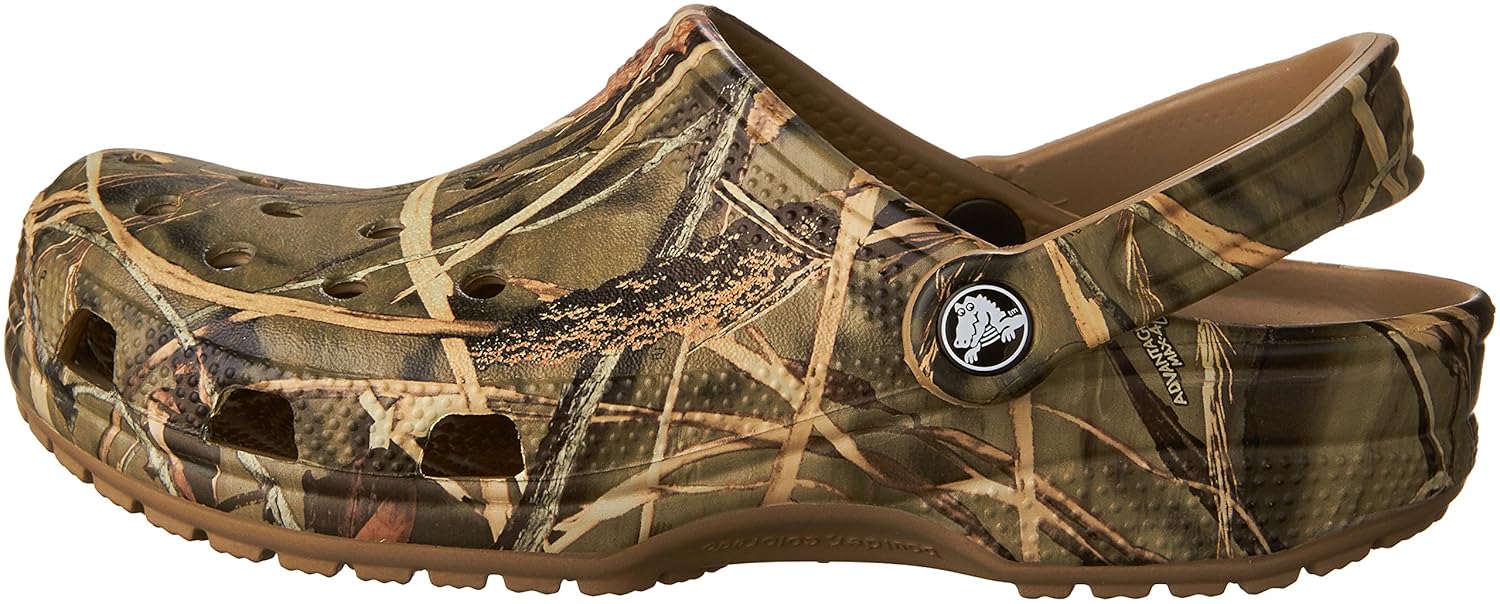 crocs classic realtree men clog in brown