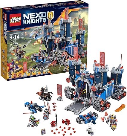 Amazon.com: LEGO Año 2016 Nexo Knights Set # 70317 – La Fortaleza fortrex con ciclo de noche, Aero Striker, firesquito Plus Clay moorington, Aaron Fox, Axl, Chef Eclair, Ash Attacker \u0026 2 diablillos