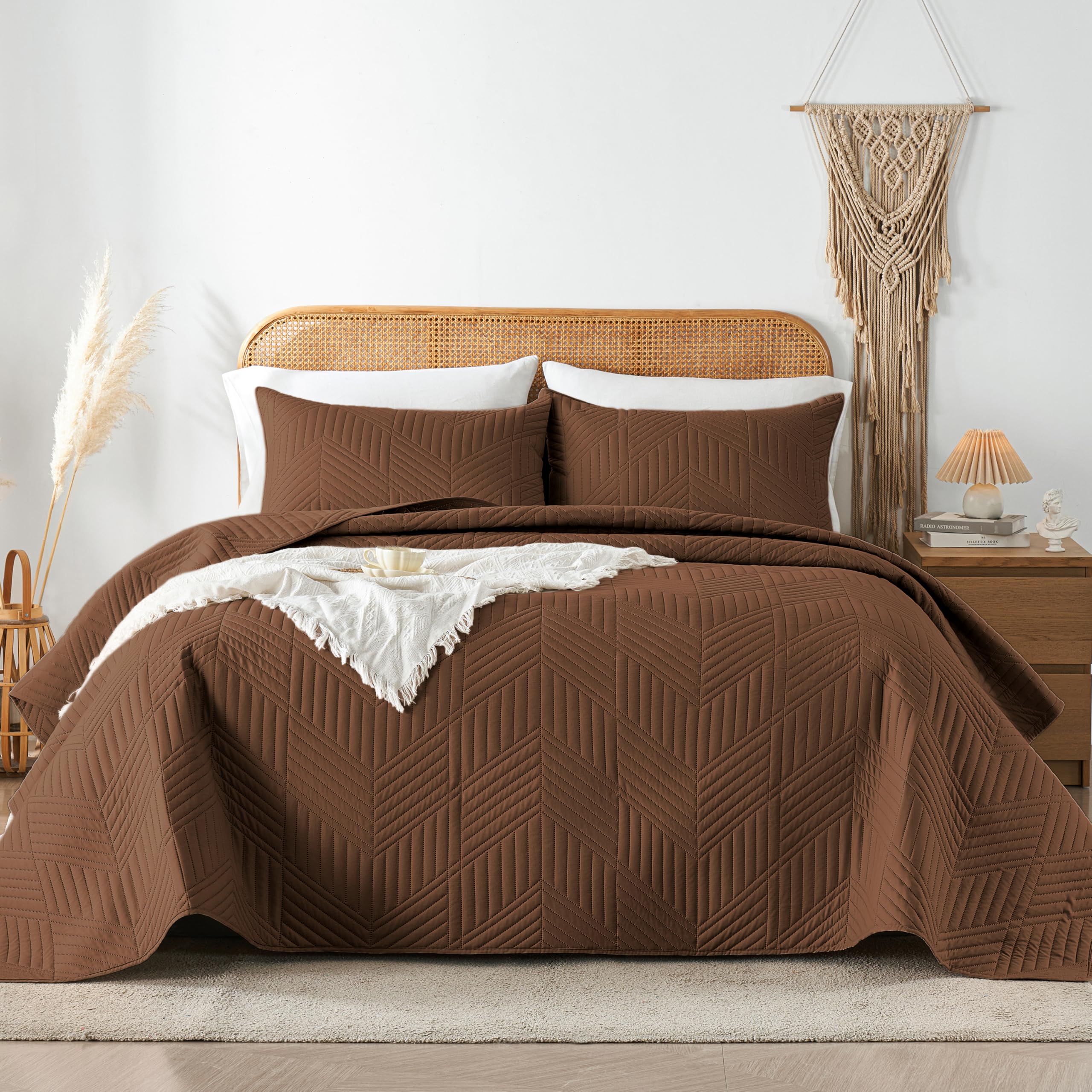 Photo 1 of Davulos King/Cal King Quilt Set in Brown, Soft Reversible Microfiber Bedspread for All-Season Use in Bedroom or Dorm, Lightweight Modern Geometric Coverlet (1 Quilt, 2 Pillow Shams)