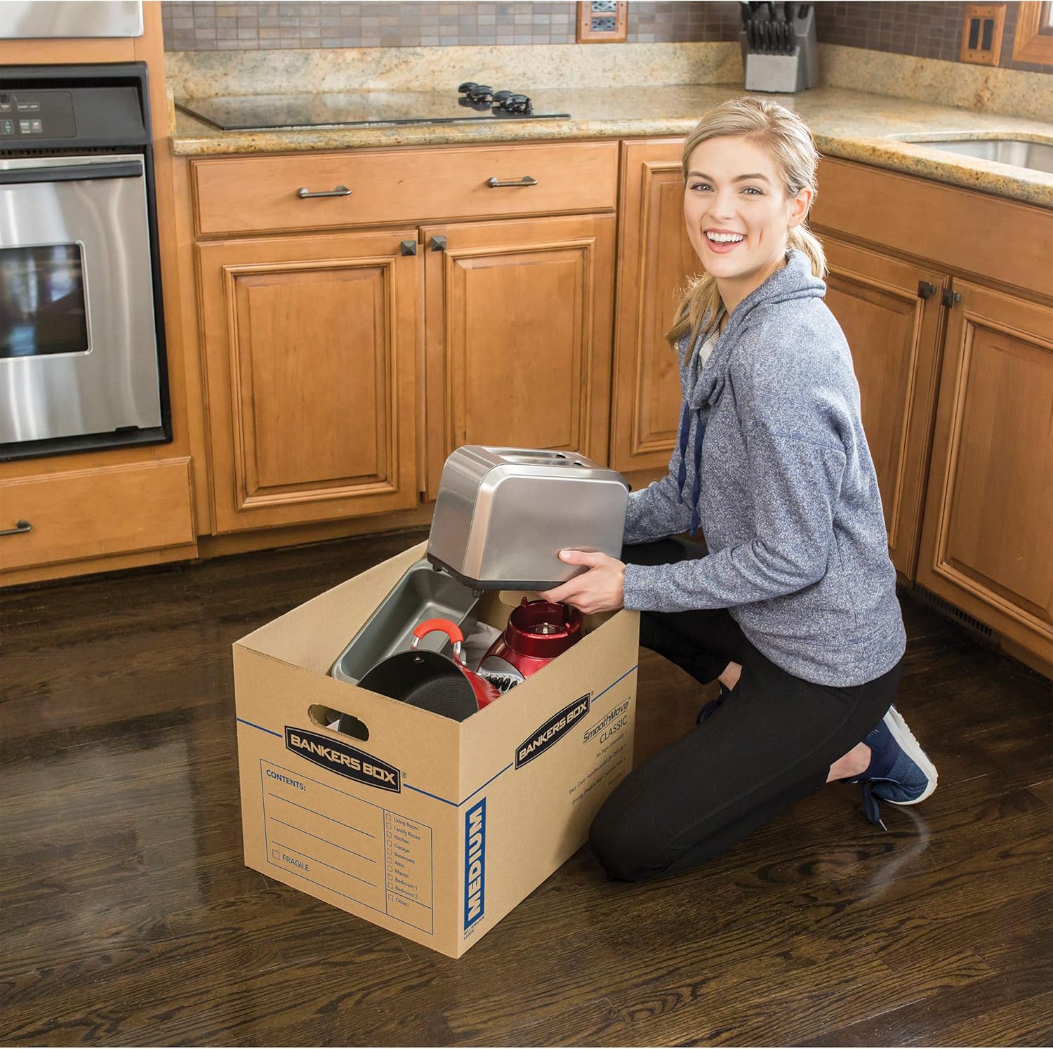 Bankers Box SmoothMove Classic Moving Boxes, Tape-Free Assembly, Easy Carry Handles, Medium, 18 x 15 x 14 Inches, 10 Pack (7717204) : Office Products