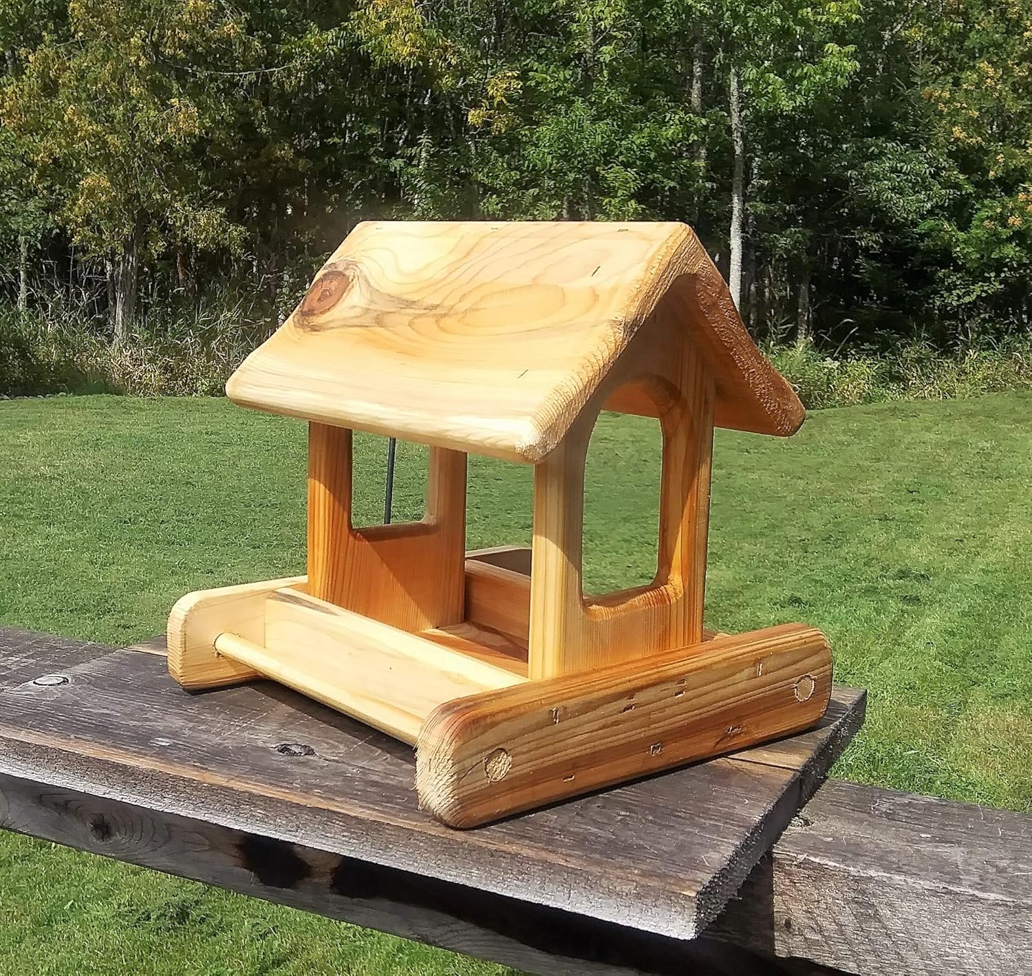 Amazon Com Small Fly Through Platform Bird Or Squirrel Feeder