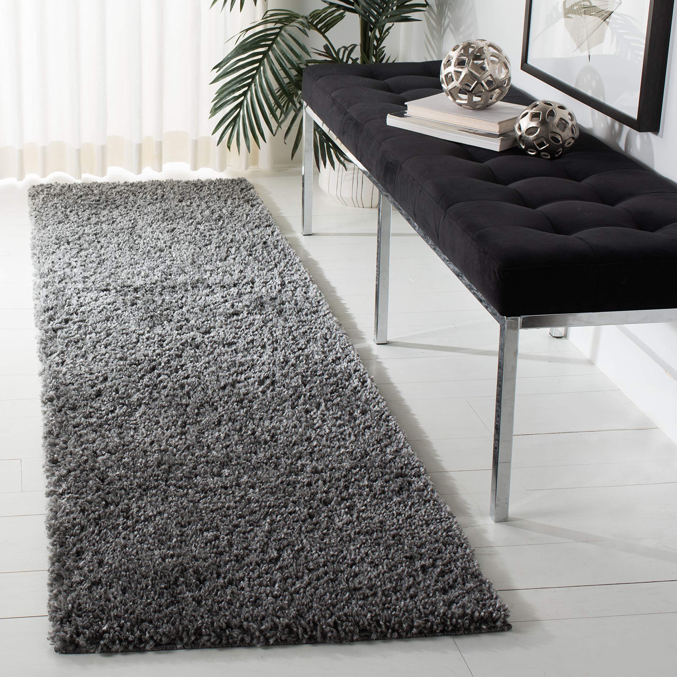 SAFAVIEH Shag Rug for Living Room, Dining Room, Bedroom - August Shag Collection, Short Pile, in Grey, 76 X 183 cm — image 1