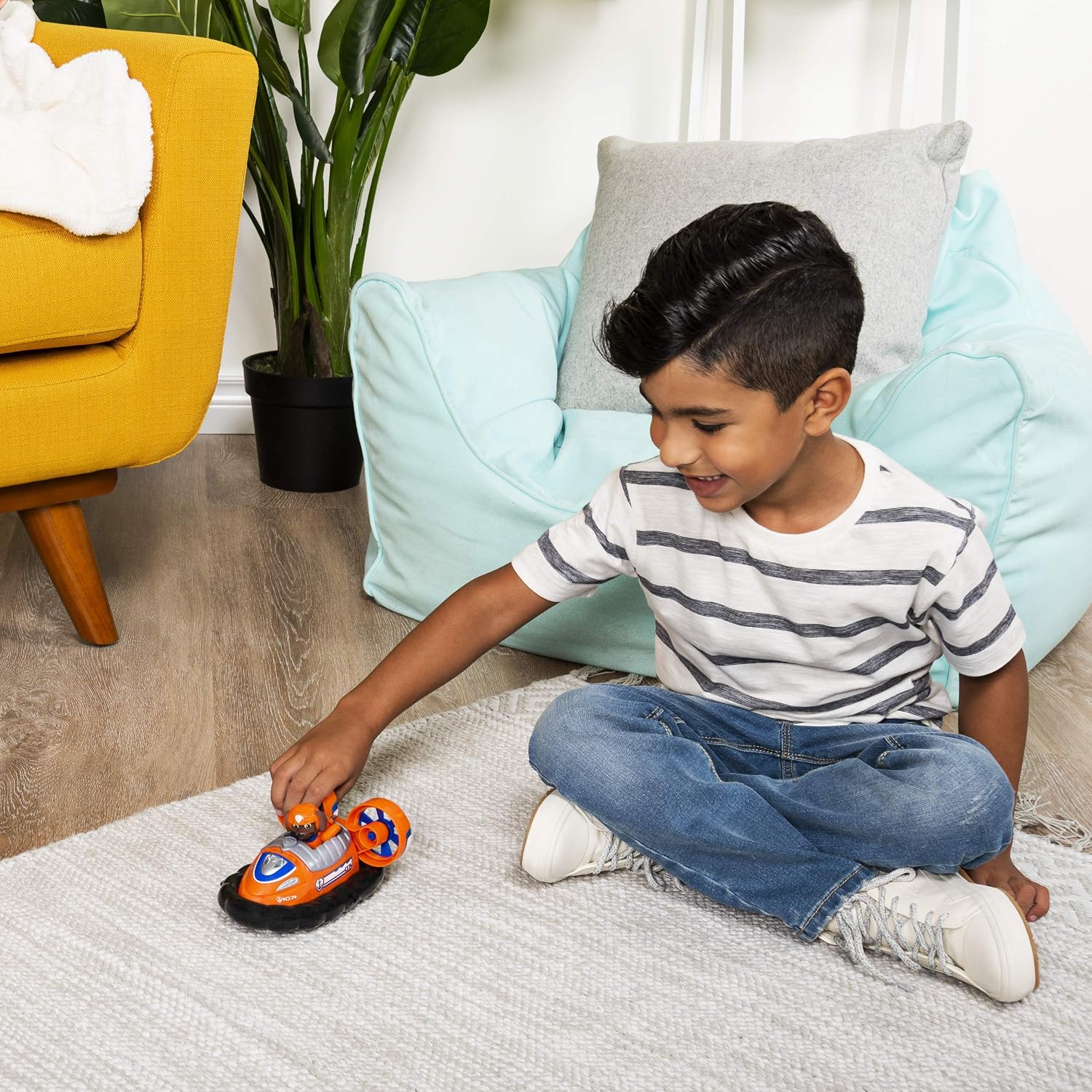 Paw Patrol Zuma’s Transforming Hovercraft with Flip-open Hook, for Ages 3 and Up, Grey - Image 4