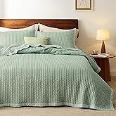 Bedsure Green Quilts Queen Size - Queen Quilt Bedding Set Bedspread Coverlet, Lightweight Corduroy Pattern Bedspread, 3-Piece Set with 90"x96" Coverlet & 2 Pillow Shams, All-Season Soft Microfiber