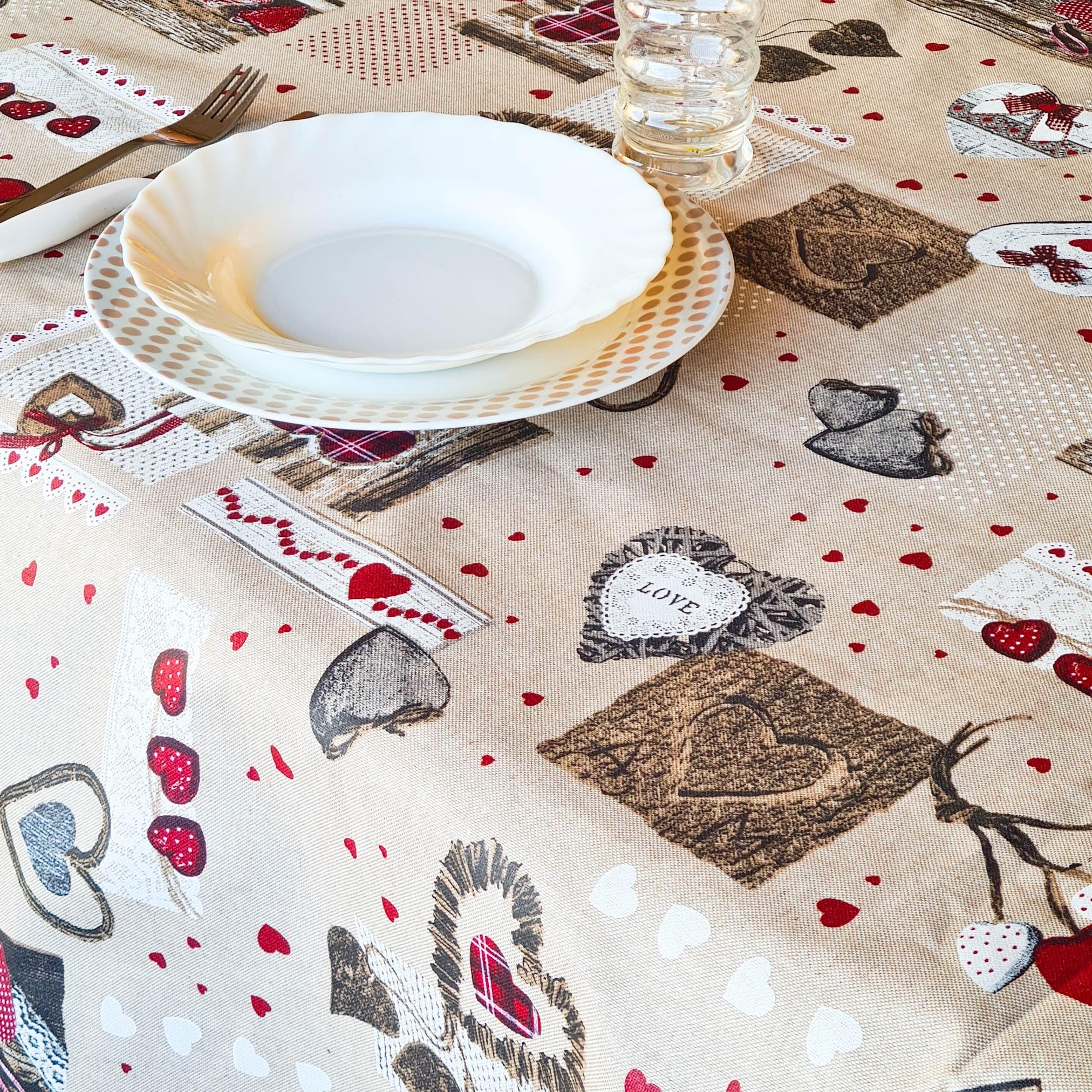 Manifattura Tessile Liquidproof Resin Cotton Stain Resistant Tablecloth for Indoor and Outdoor Use (Hearts, Oval x8 220)