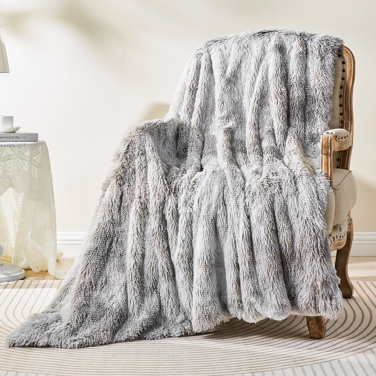 EMME Faux Fur Blanket, 220 x 240cm, Fluffy Bed Throw Fleece Blanket, Super Soft, Thick and Elegant, Warm Cozy Reversible Throws for Sofa, Bed, Tie Dye Light Grey