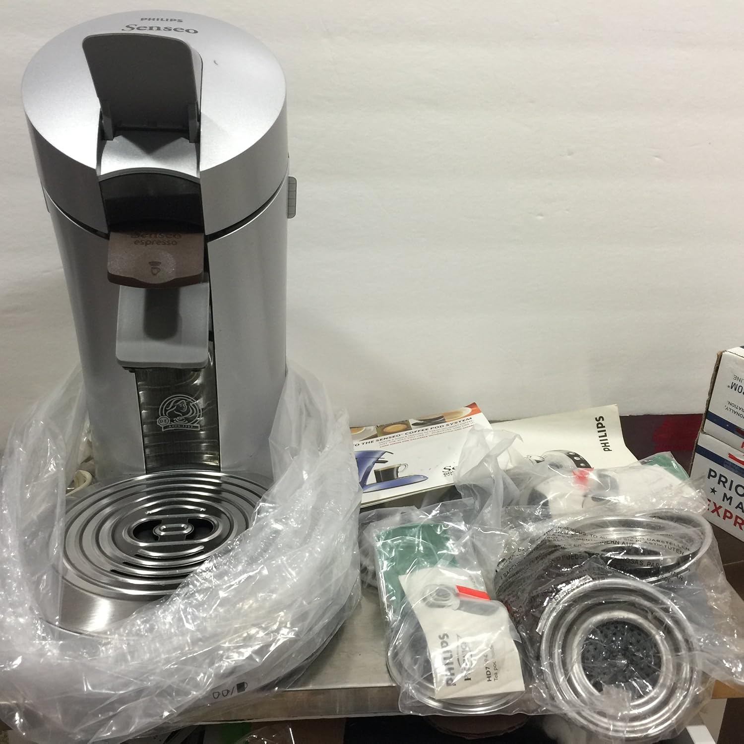 Senseo HD7832 deluxe single serve coffee maker in chrome. Amazon.ca