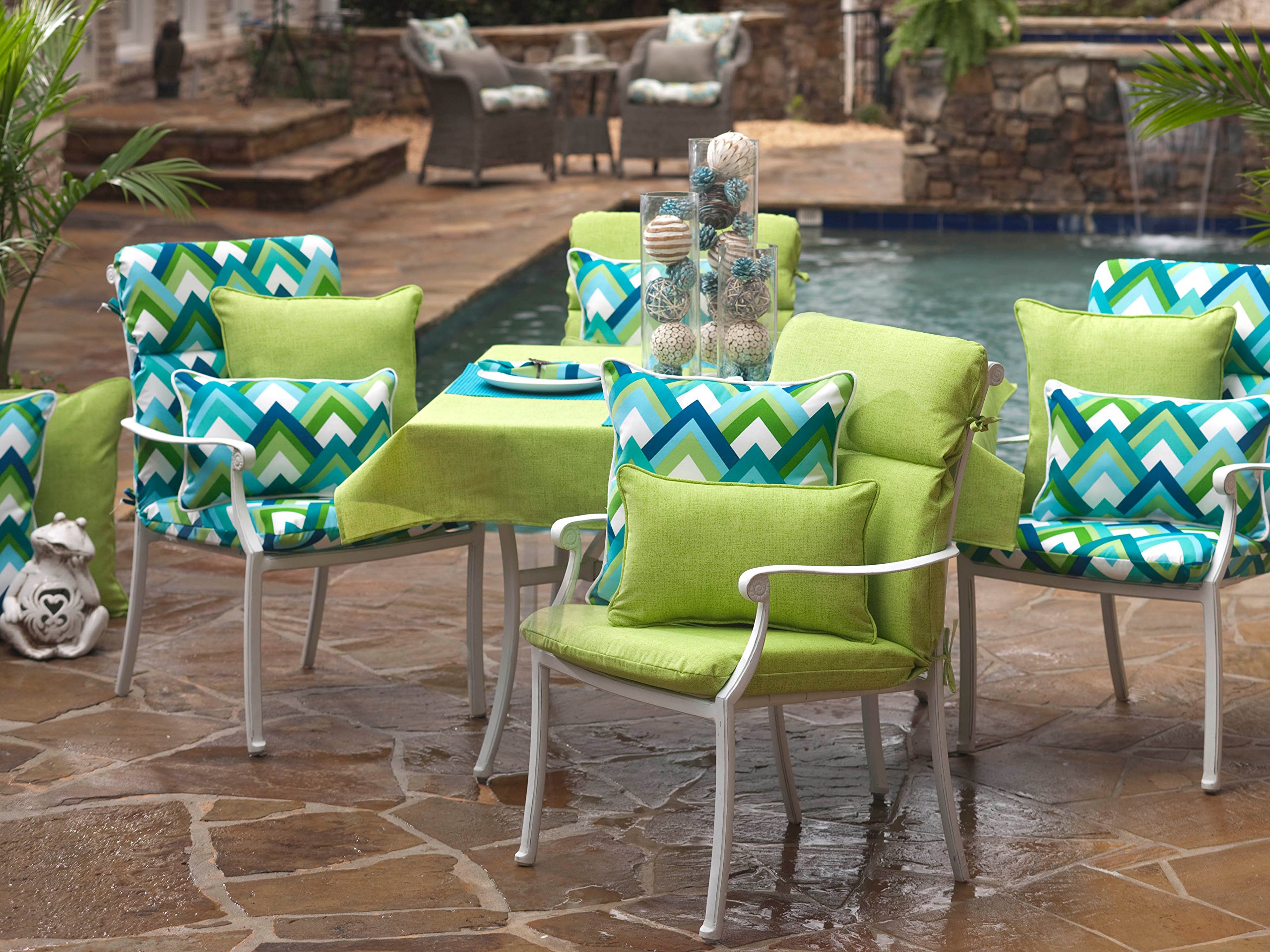 Pillow Perfect Outdoor Resort Peacock Rectangular Throw Pillow, Blue, Set of 2 LAVORIST