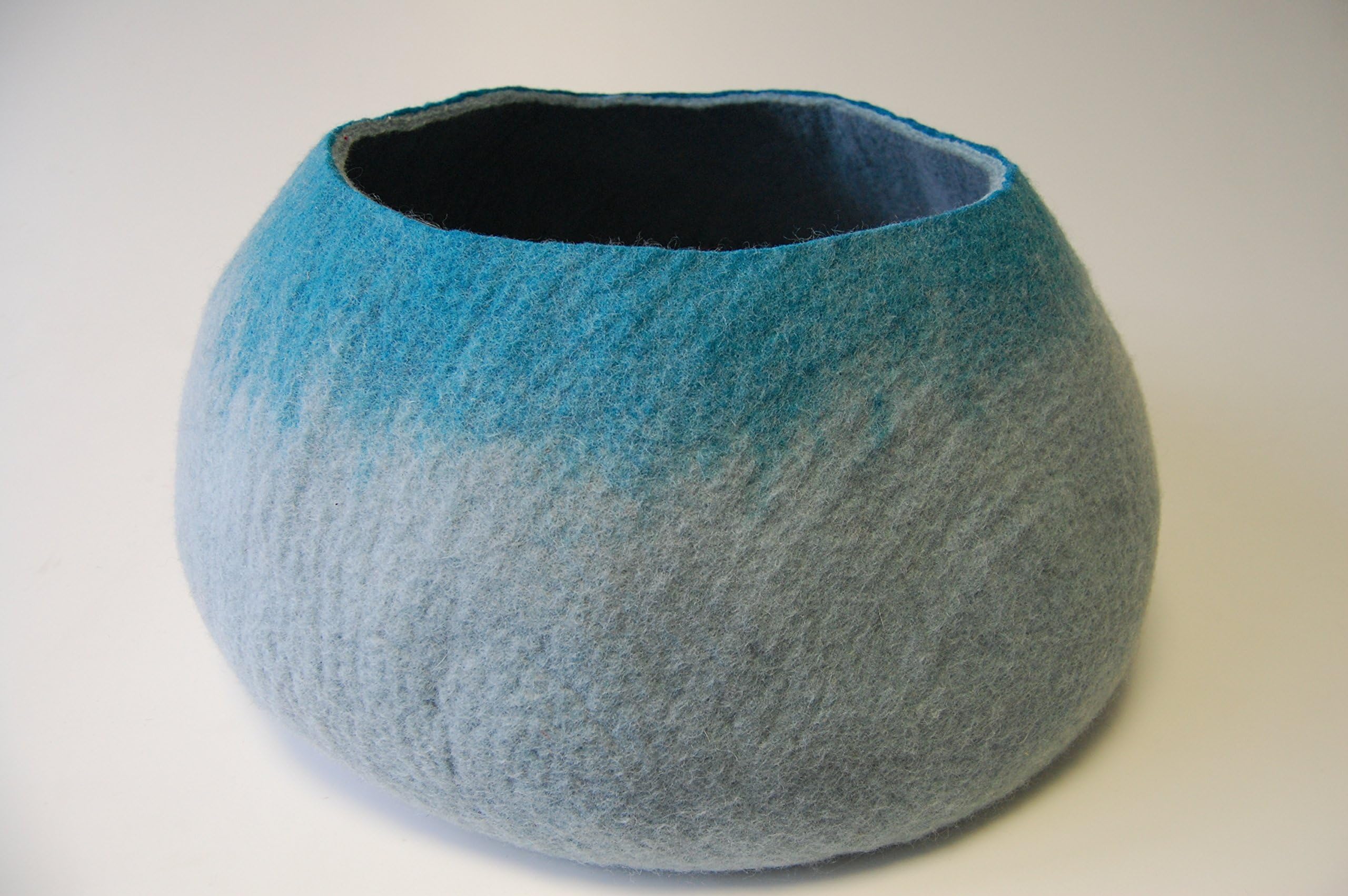 Kathmandu felted wool cat basket bed, hand made in Nepal (Grey/turquoise splash)