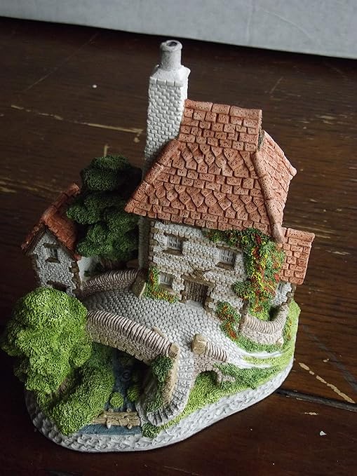 Amazon Com David Winter Tollkeepers Cottage 1994 Home Kitchen
