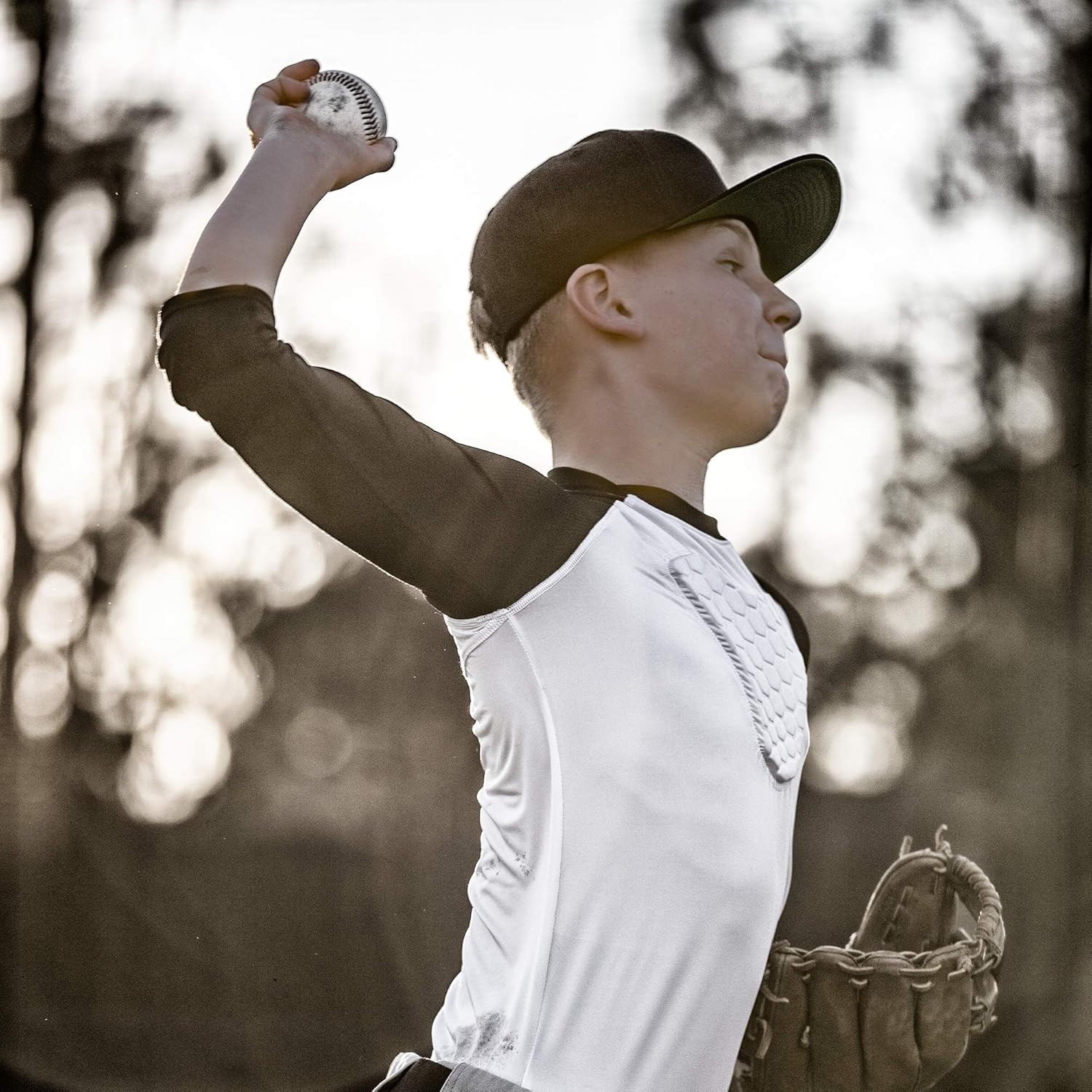 McDavid Youth HEX Chest Protector, Heart-Guard, Sternum Protection – Raglan Style ¾ Length Long Sleeves - Padded Shirt for Baseball, Football, Lacrosse and Goalies - Youth Sizes : Sports & Outdoors
