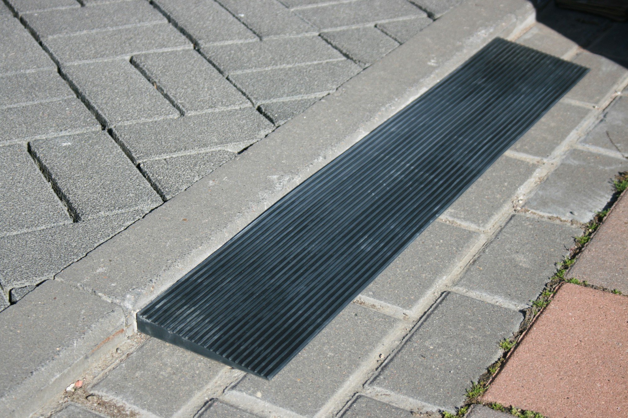 Threshold Solid Rubber Ramp Kerb Ramp for Wheelchair 45 x 250 x 900 mm