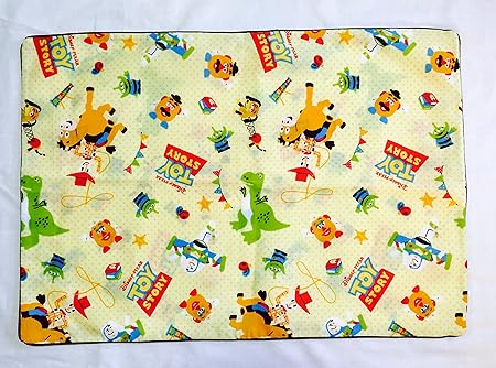 Amazon Co Jp トイストーリー バズ ウッディ 枕カバー 43 63cm ピローケース ワッフル ディズニー グッズ キャラクター おもちゃ