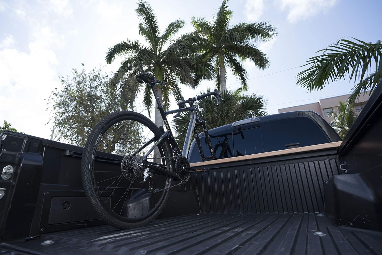 delta hitch thru axle