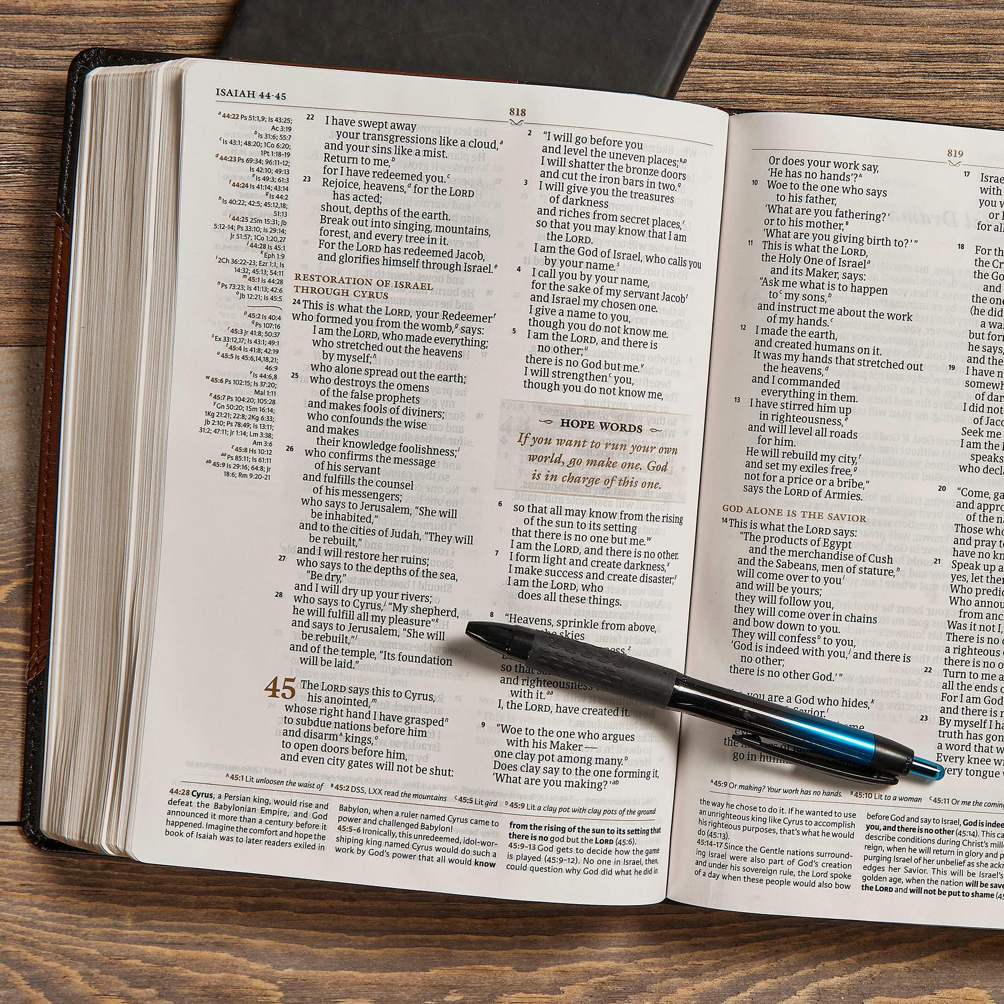 CSB Tony Evans Study Bible, Black/Brown LeatherTouch, Black Letter, Study Notes and Commentary, Articles, Videos, Charts, Easy-to-Read Bible Serif Type CSB Tony Evans Study Bible, Black/Brown LeatherTouch, Black Letter, Study Notes and Commentary, Articles, Videos, Charts, Easy-to-Read Bible Serif Type Imitation Leather