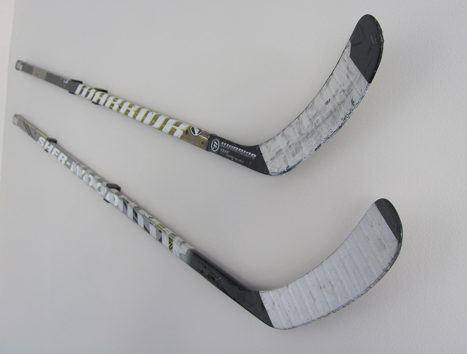 diy hockey stick wall mount