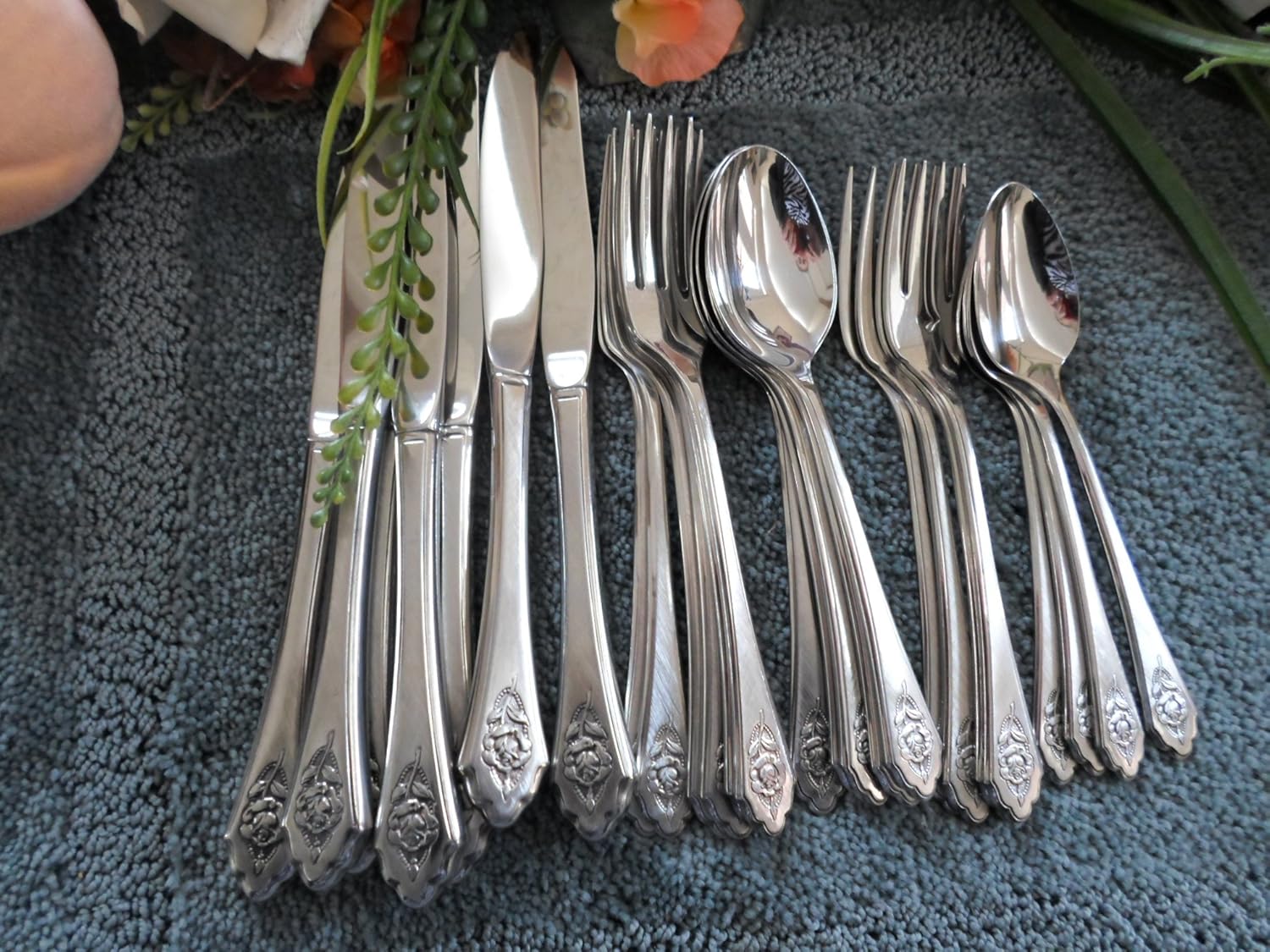 SENTIMENTAL ROSE Vintage Oneida Rogers 18/8 USA Premier