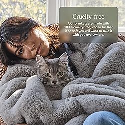 UnHide Marshmallow - Faux Fur Blanket - Heavy