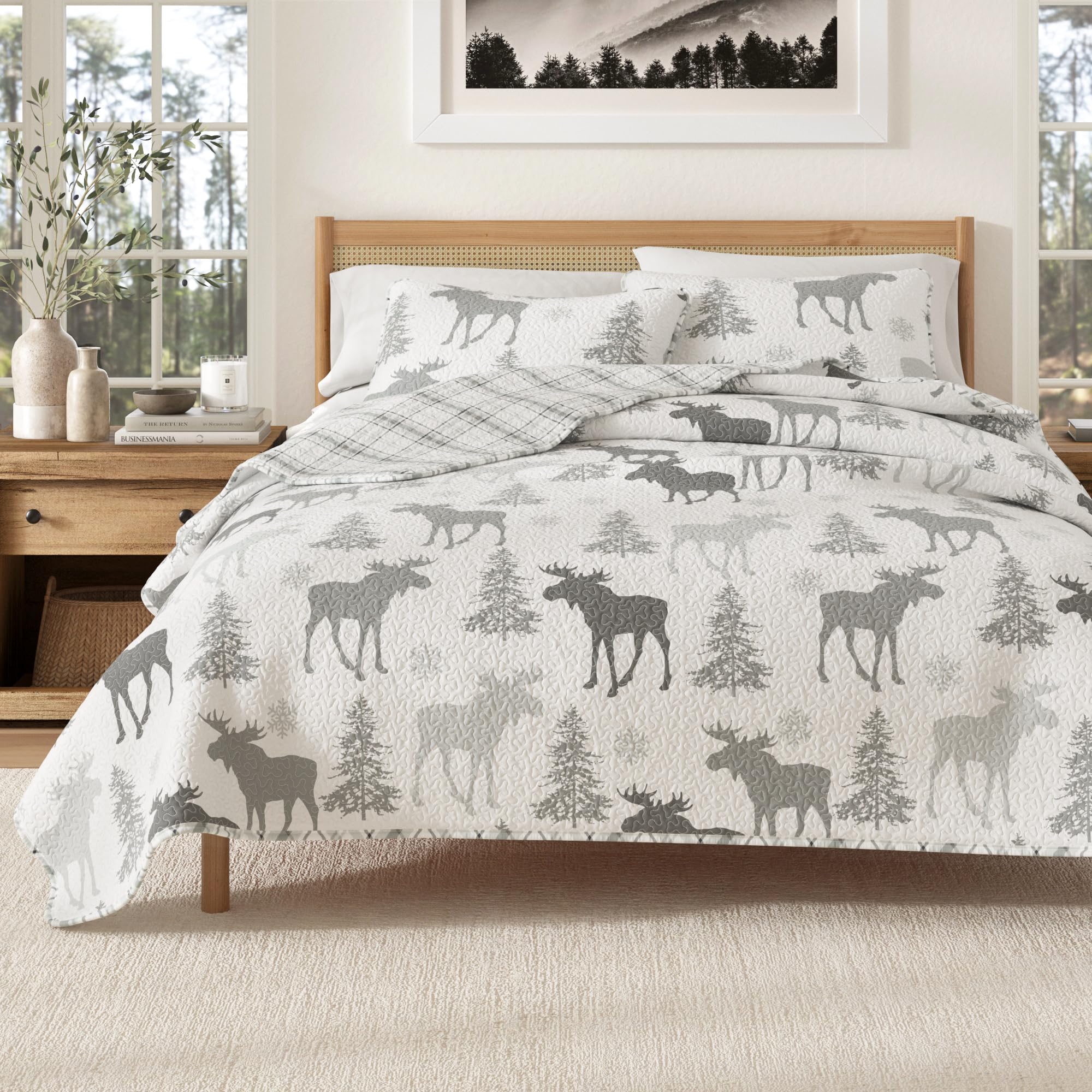 Lodge Bedspread King Size Quilt with 2 Shams. Cabin 3-Piece Reversible All Season Quilt Set. Rustic Quilt Coverlet Bed Set. Wilderness Collection (Moose - Grey) Image Lodge Bedspread King Size Quilt with 2 Shams. Cabin 3-Piece Reversible All Season Quilt Set. Rustic Quilt Coverlet Bed Set. Wilderness Collection (Moose - Grey) Image