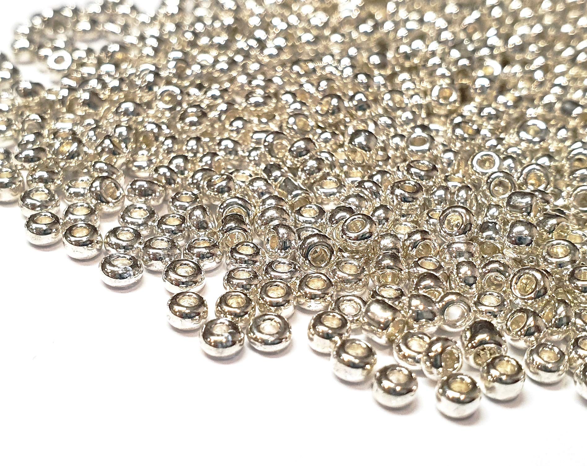Pack of 1100 Glass Seed Beads 4 mm Metallic Colour Set, 6/0, Pony Beads, Clear Mini Round Beads, Metallic Seed Beads (Silver Polished)