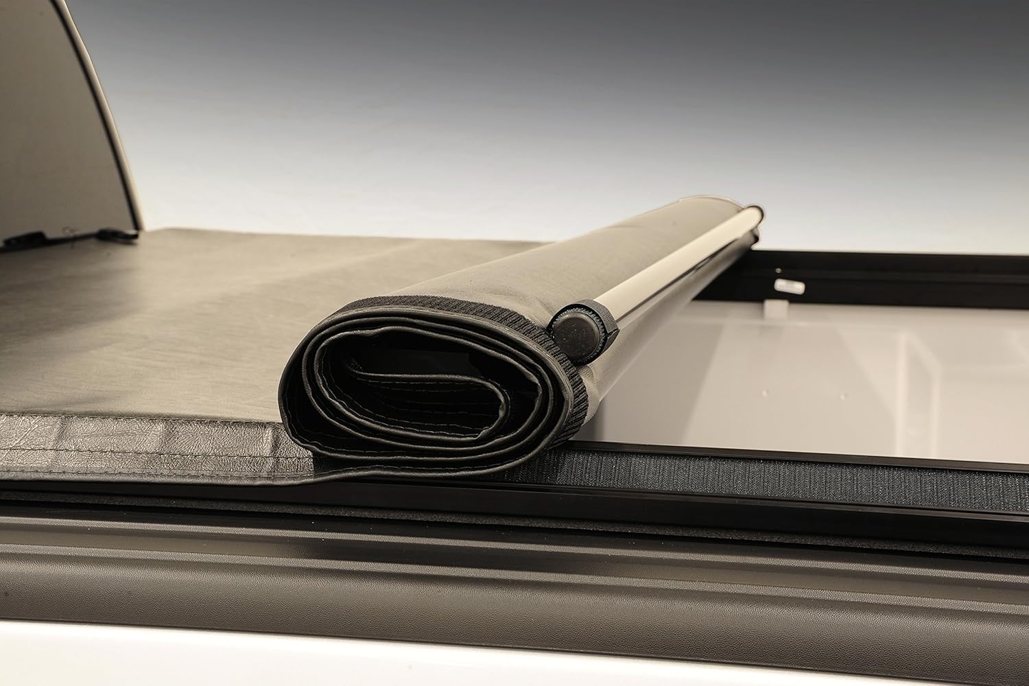 Amazon Com Extang Express Tool Box Soft Roll Up Truck Bed Tonneau Cover 60425 Fits 09 18 19 20 Classic Dodge Ram 1500 2500 3500 5 7 Bed Automotive