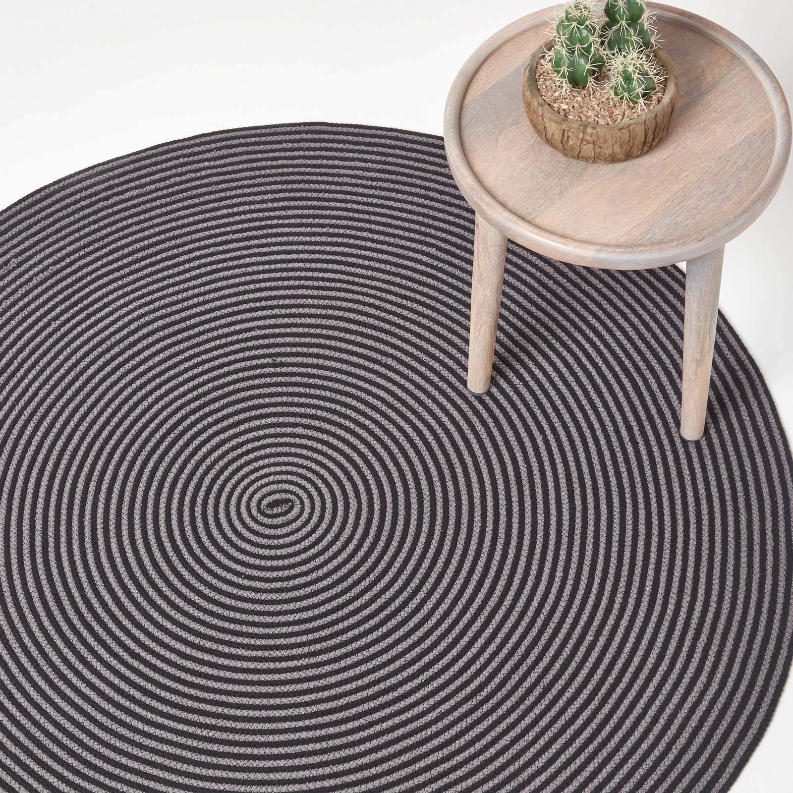 HOMESCAPES Grey and Black Handwoven Braided Spiral Rug 120cm Round Pattern Large Cotton Rug