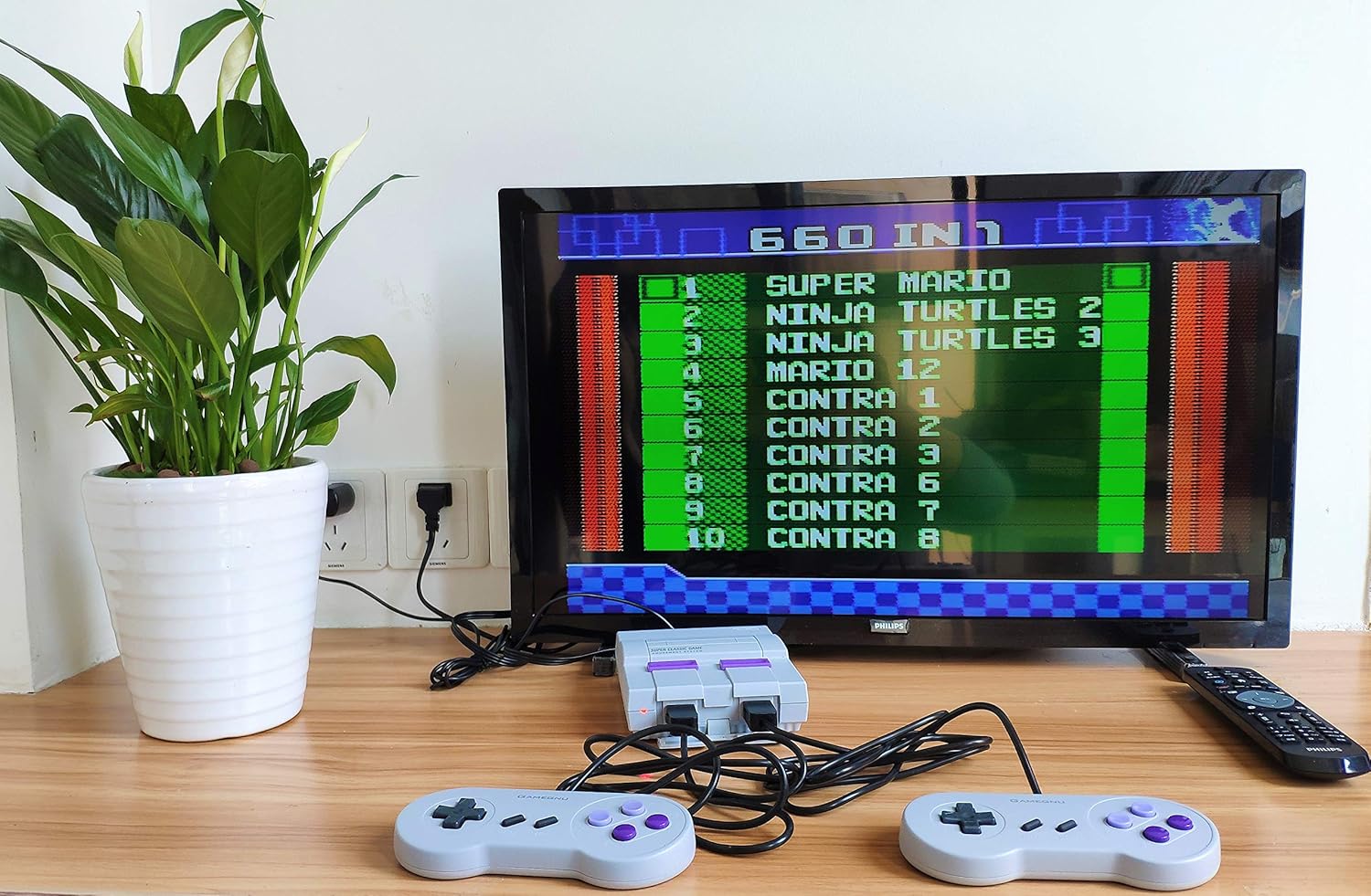 Mini Retro Game Consoles Built-in 660 Games Video Games, Bring You Happy Childhood Memories（AV Out ）: Video Games